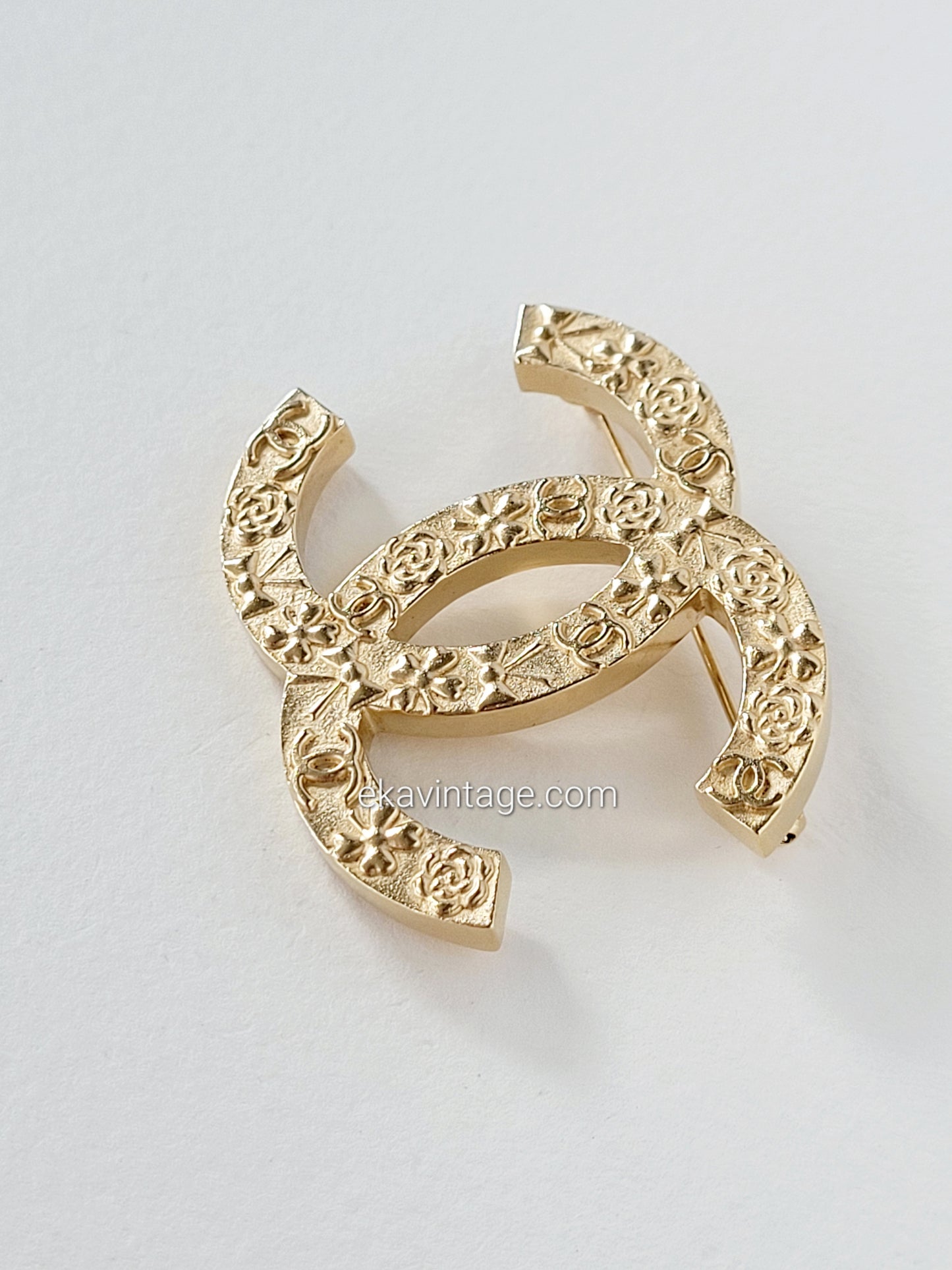 Chanel - Authentique broche CC