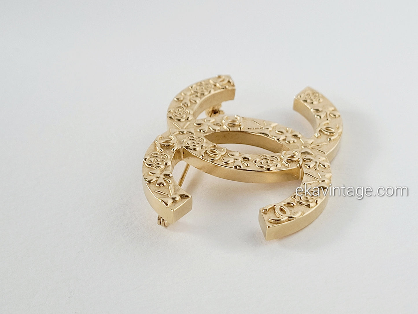 Chanel - Authentique broche CC