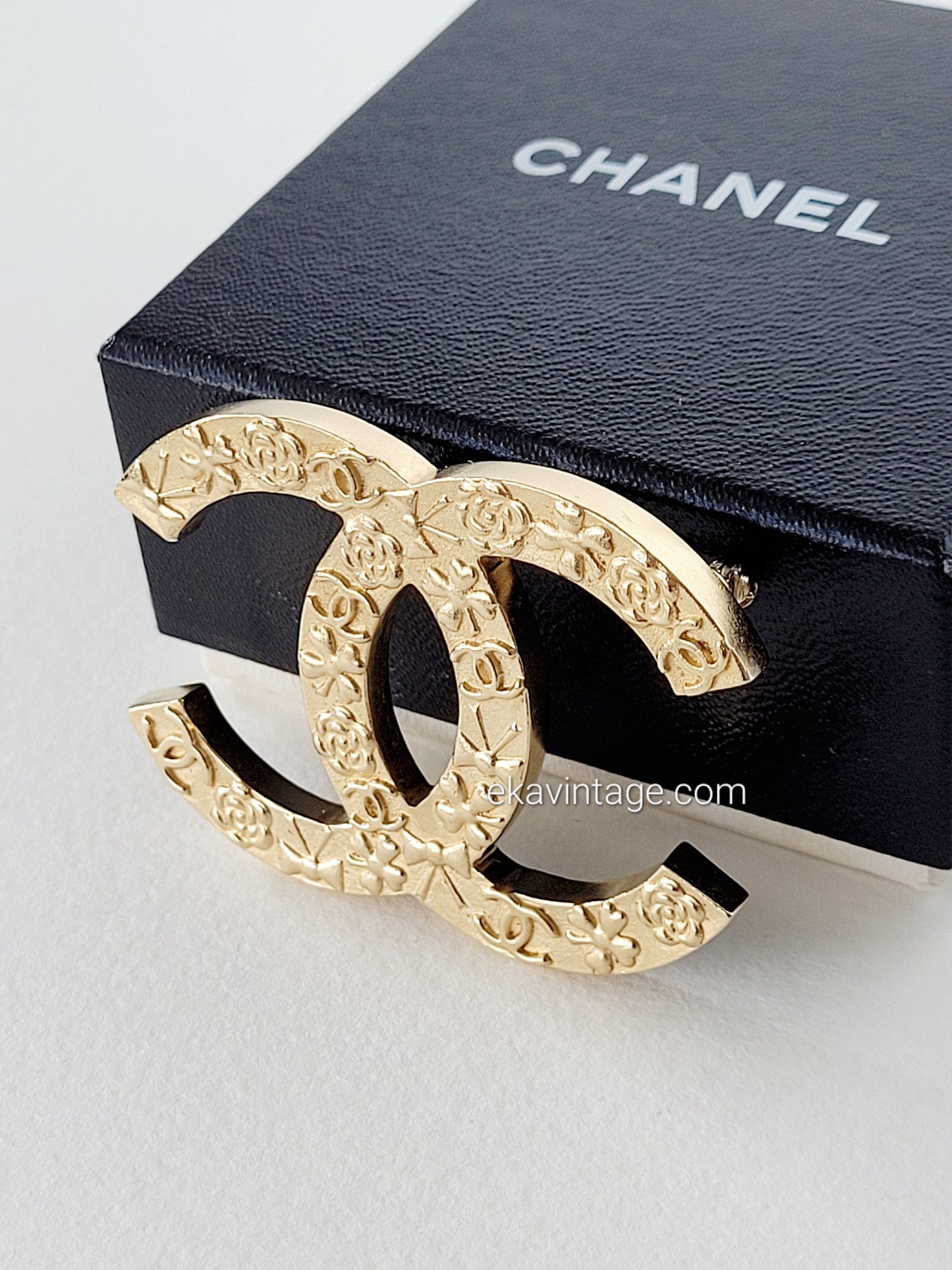 Chanel - Authentique broche CC