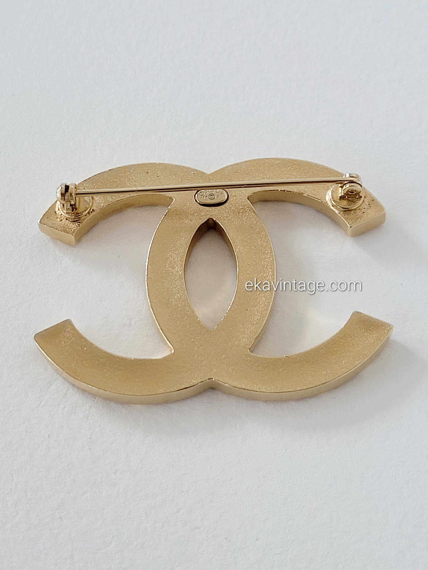 Chanel - Authentique broche CC