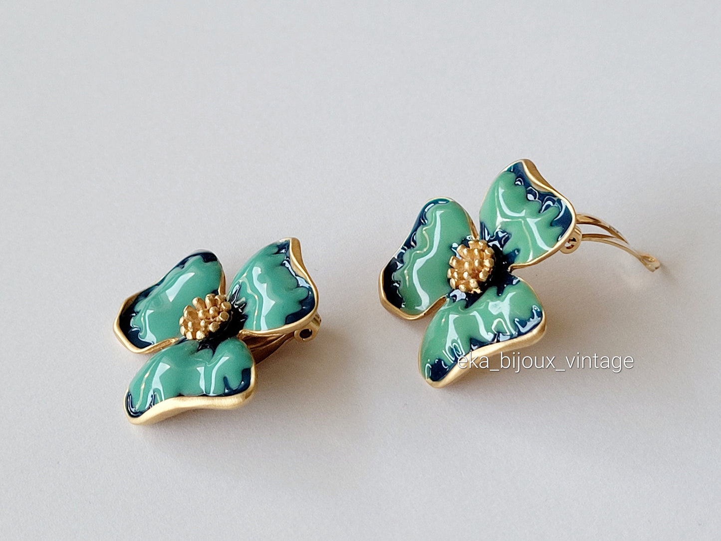 Vintage set - Flower brooch and earrings