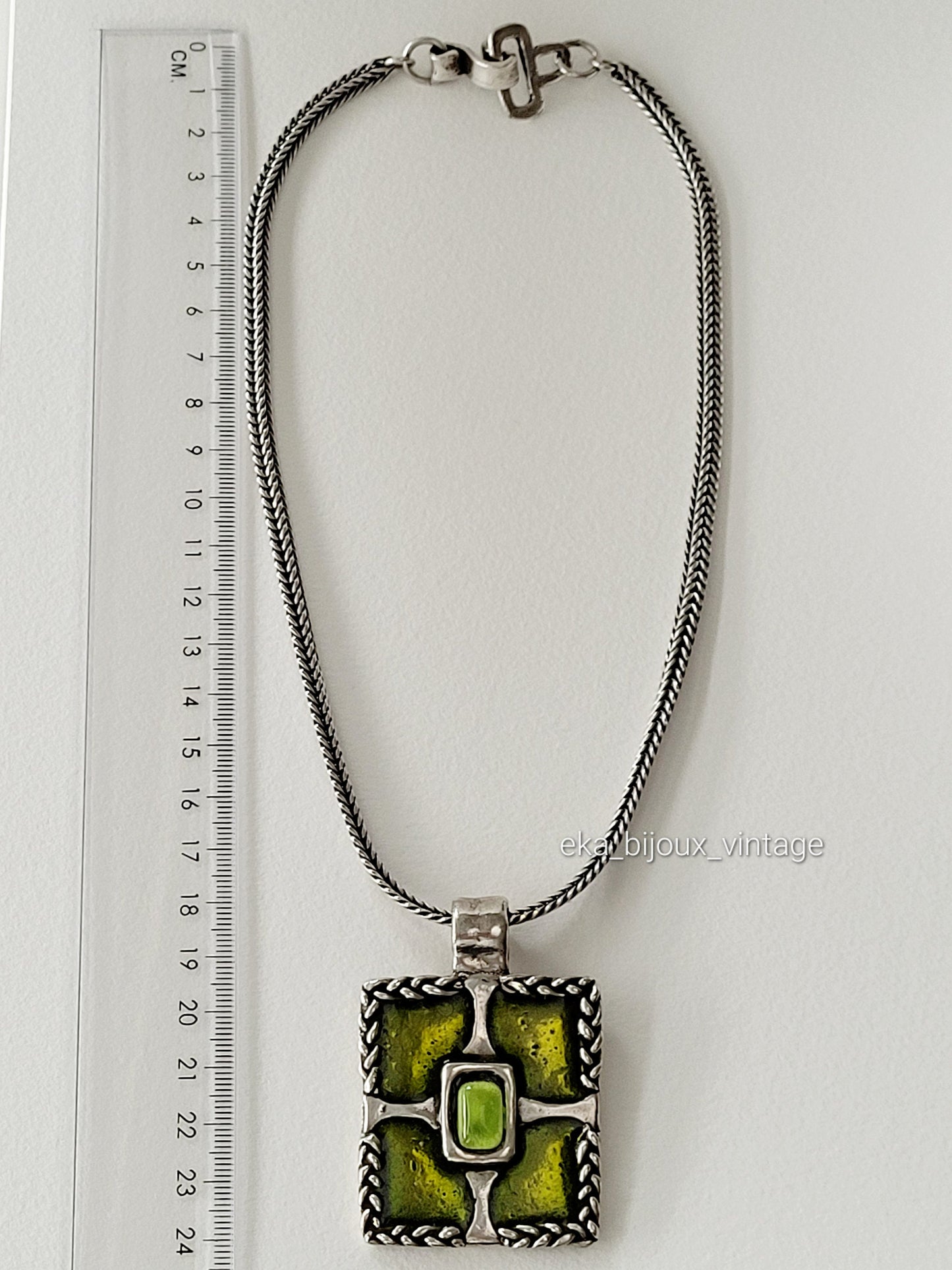 Cyclops - Vintage Necklace