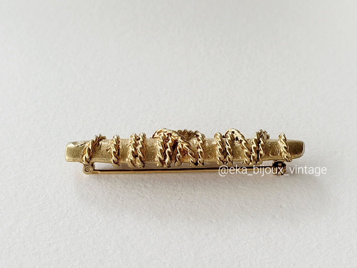 Jacques Esterel - Vintage golden brooch