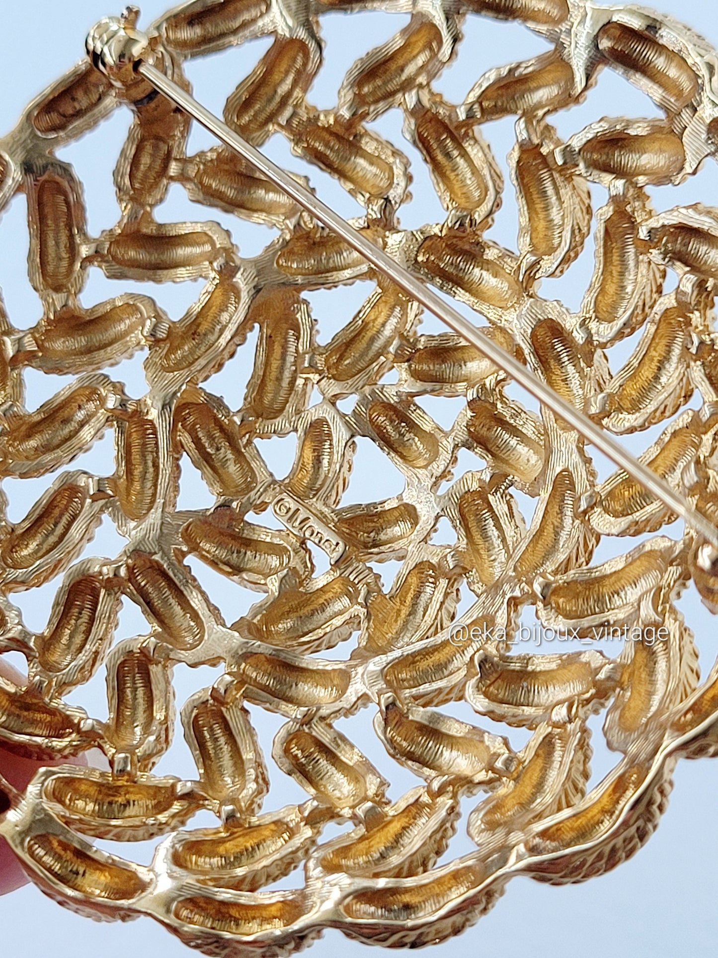 Monet - Large vintage brooch