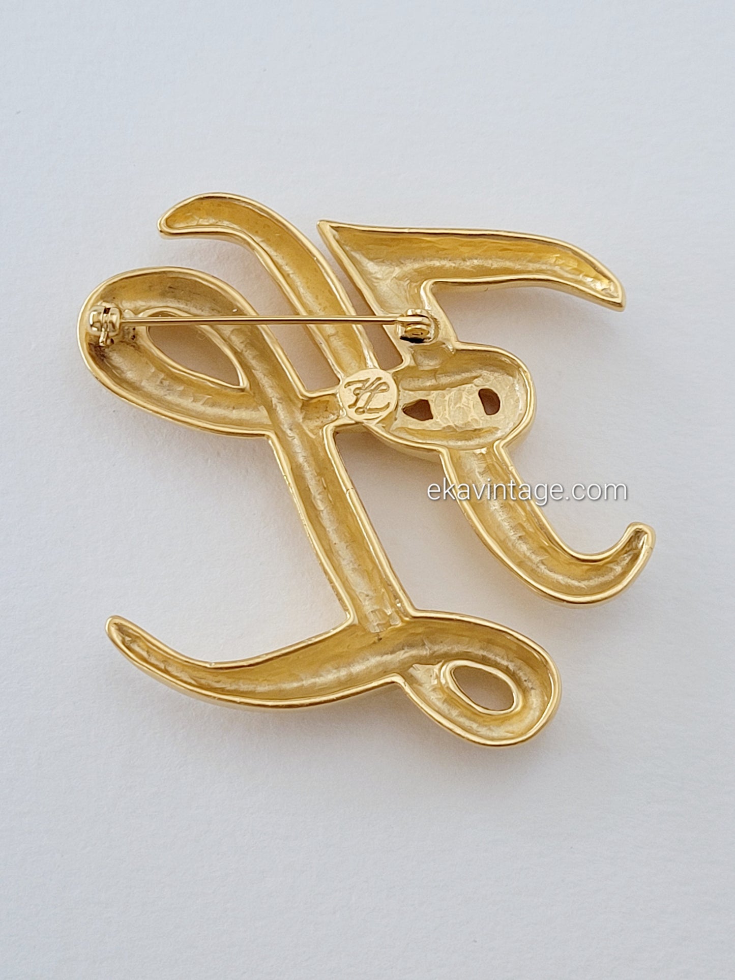 Karl Lagerfeld - Grande broche vintage KL