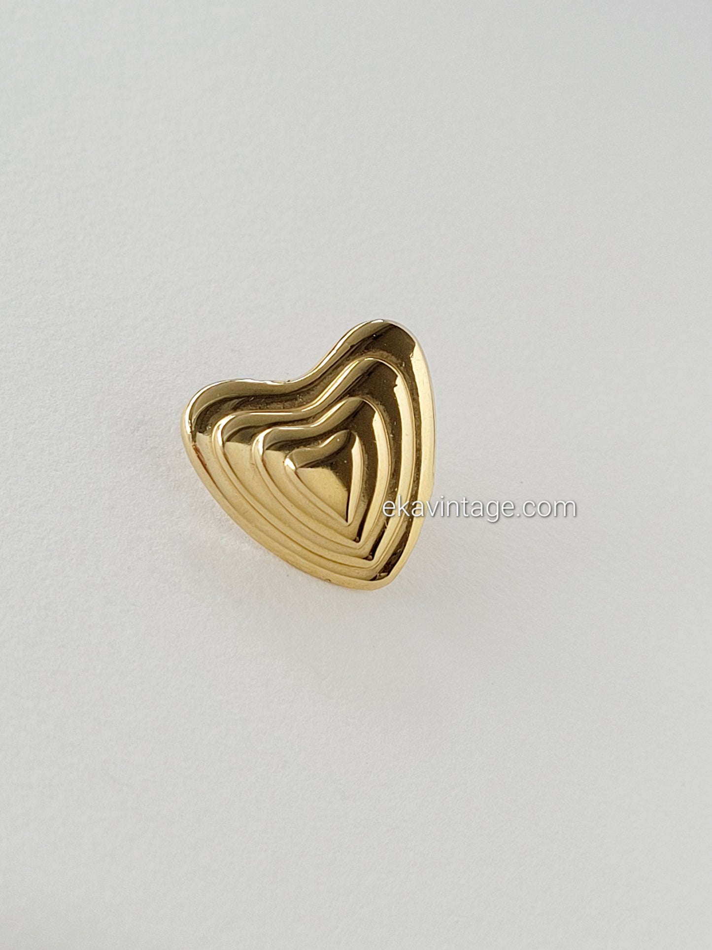 Escada - Pin's vintage en forme de Cœur