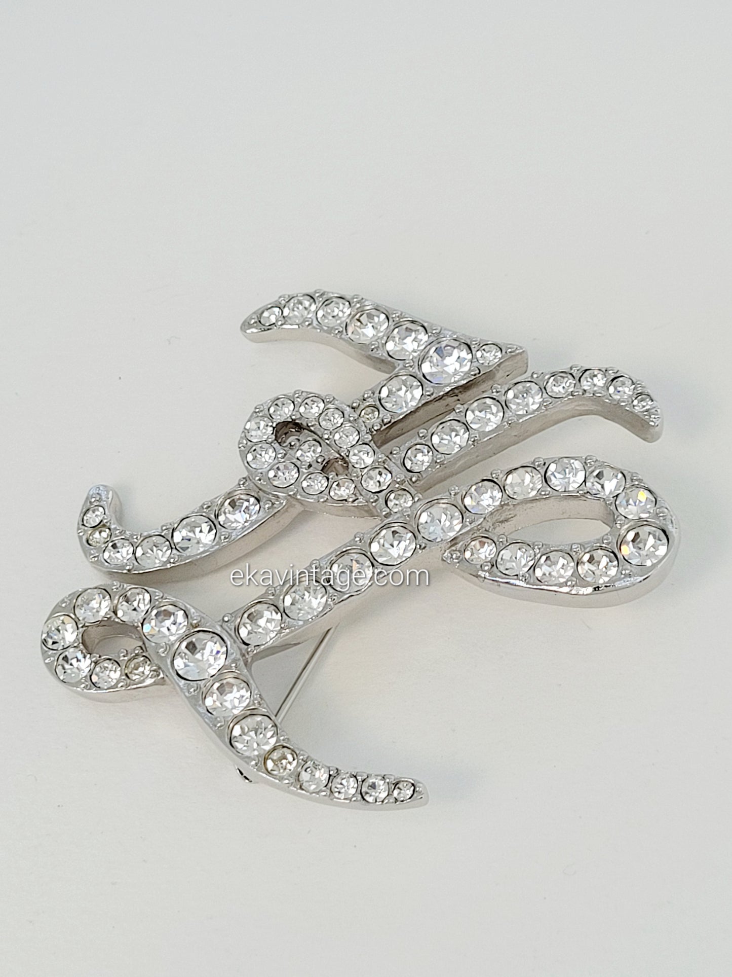 Karl Lagerfeld - Grande broche vintage KL