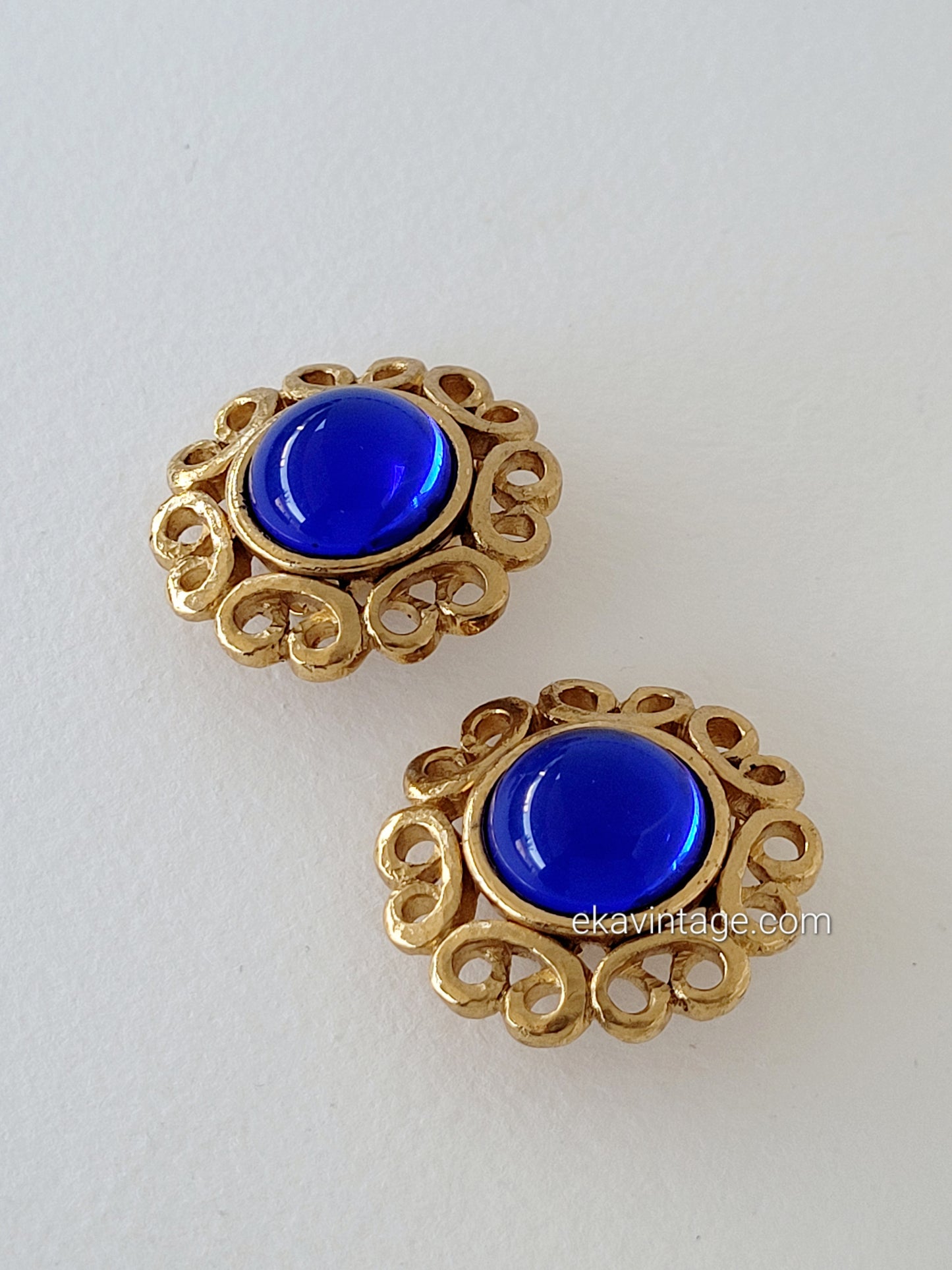 Yves Saint Laurent - Boucles d'oreilles vintage cabochon bleu