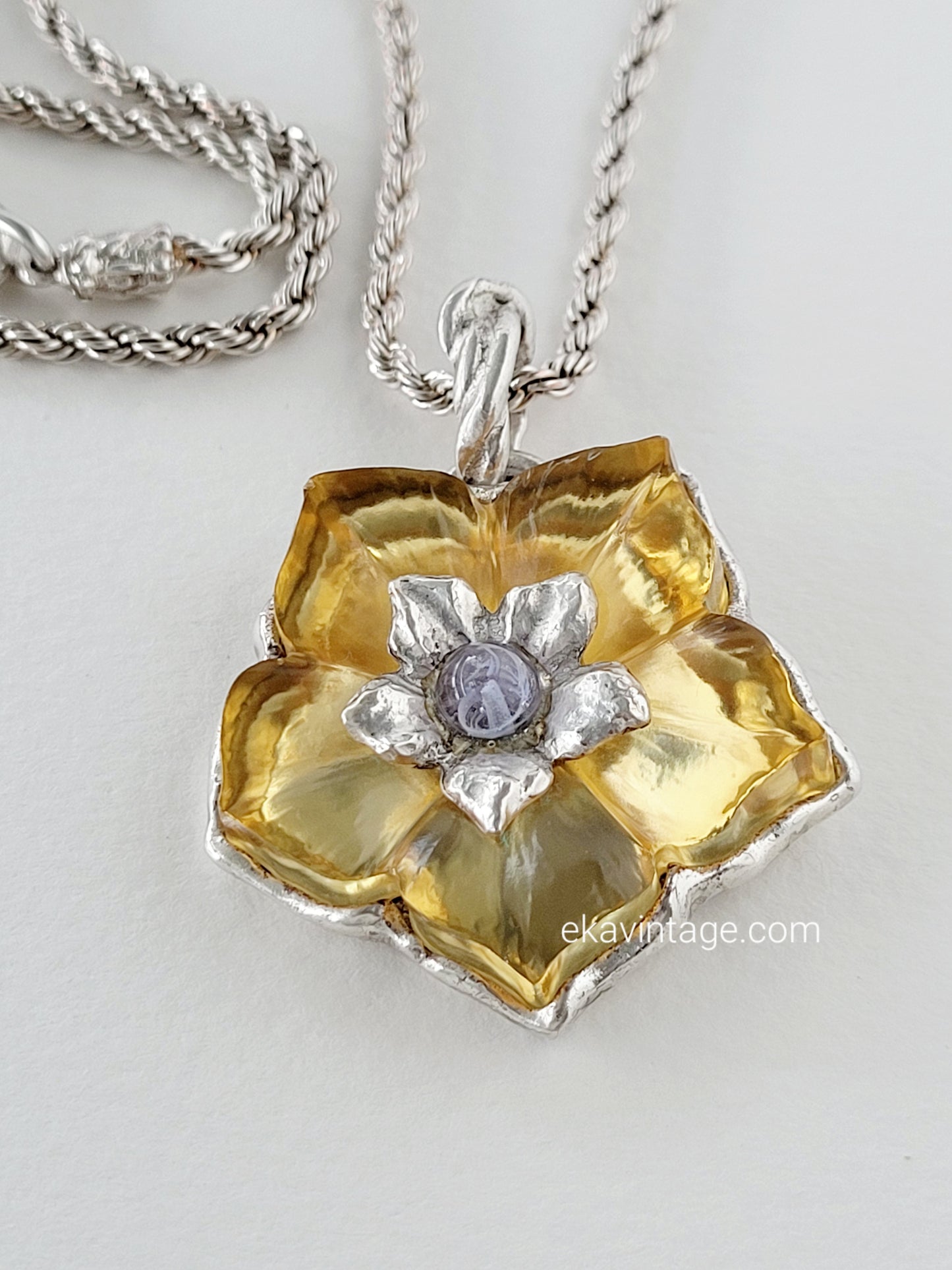 Kenzo - Collier avec pendentif fleur