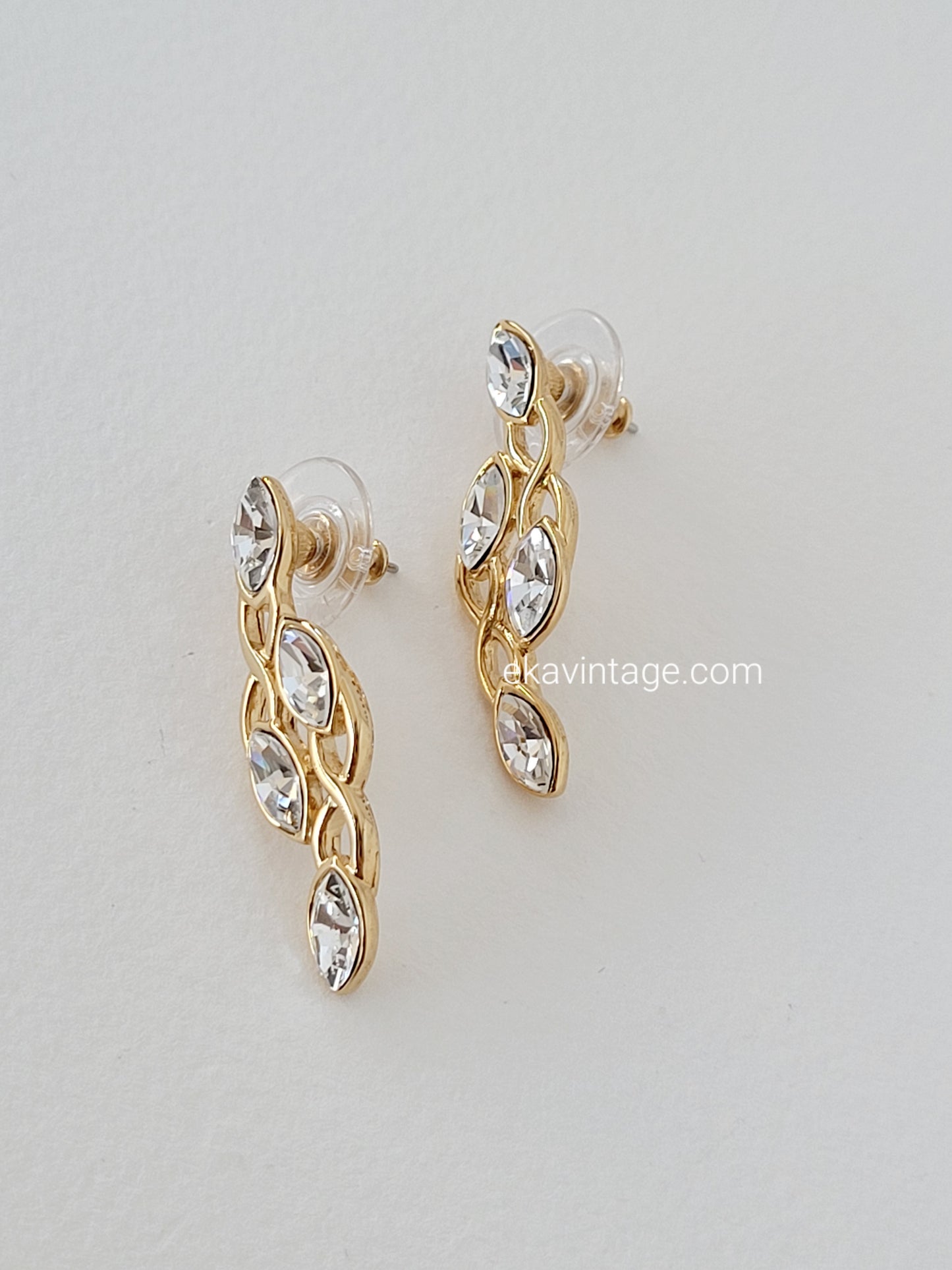 Monet - Boucles d'oreilles vintage Cristaux blancs