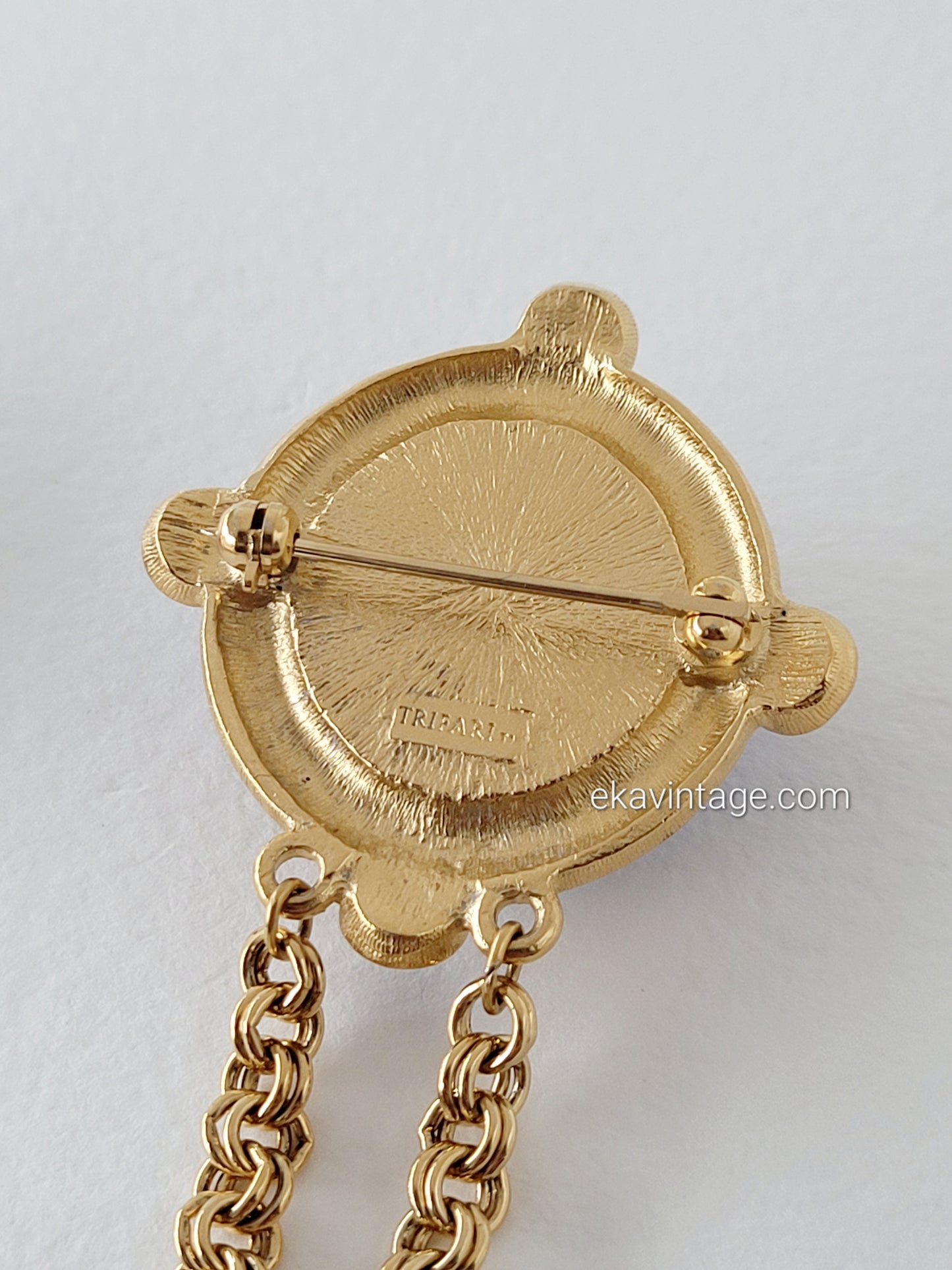 Trifari - Chatelaine/broche vintage