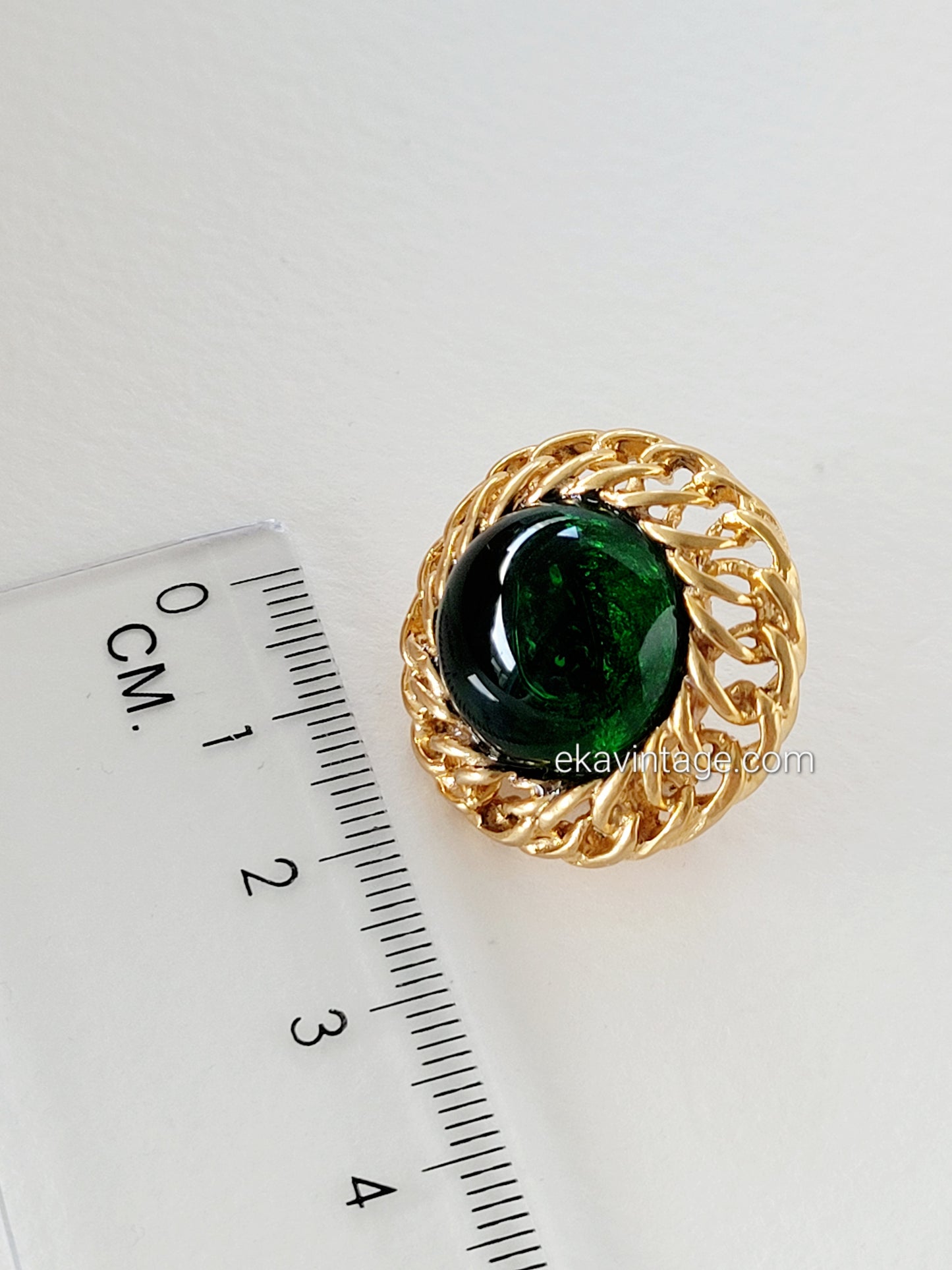 Chanel - Boucles d'oreilles vintage Cabochons verts