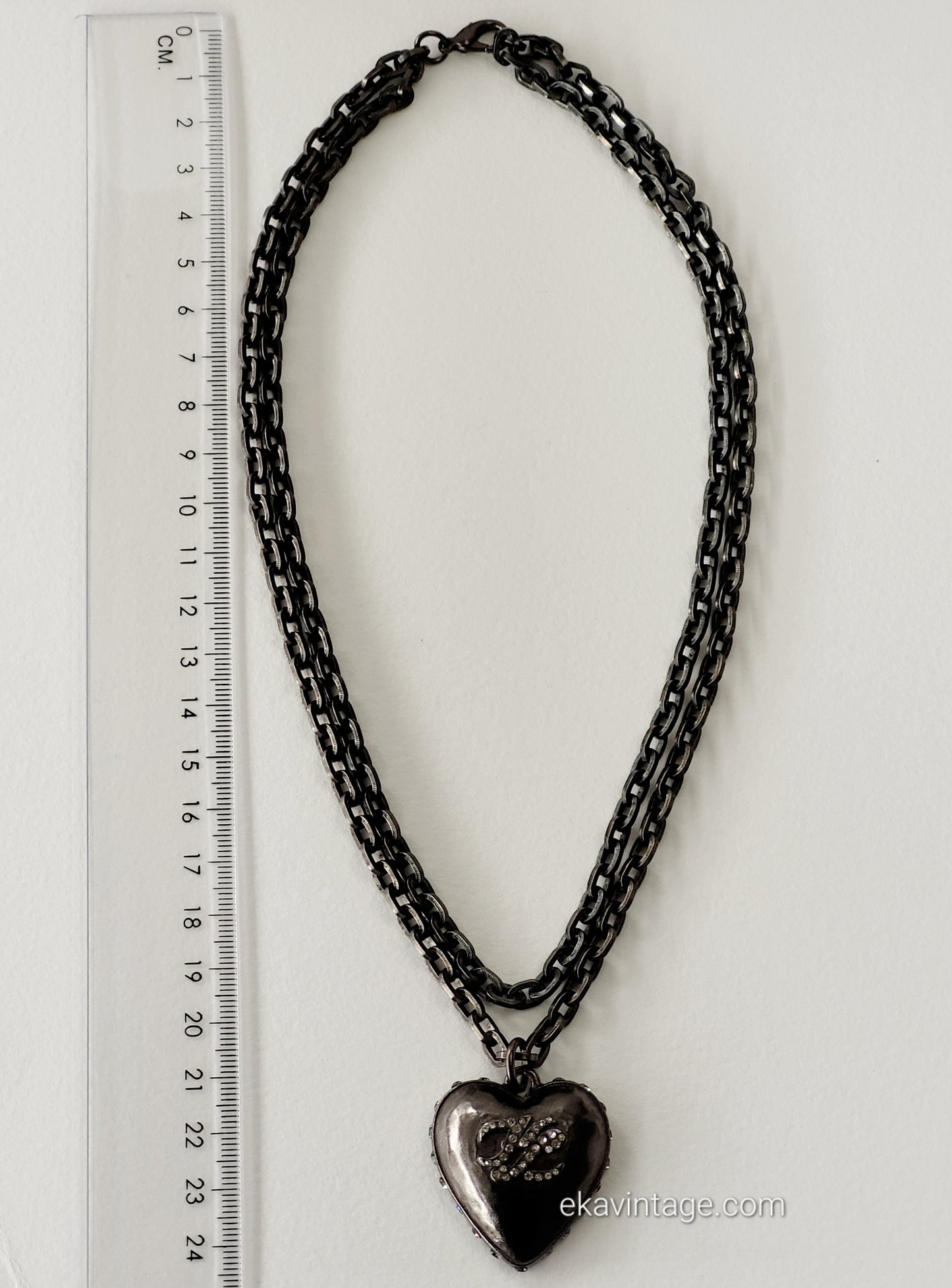 Karl Lagerfeld - Collier/Sautoir vintage Cœur KL