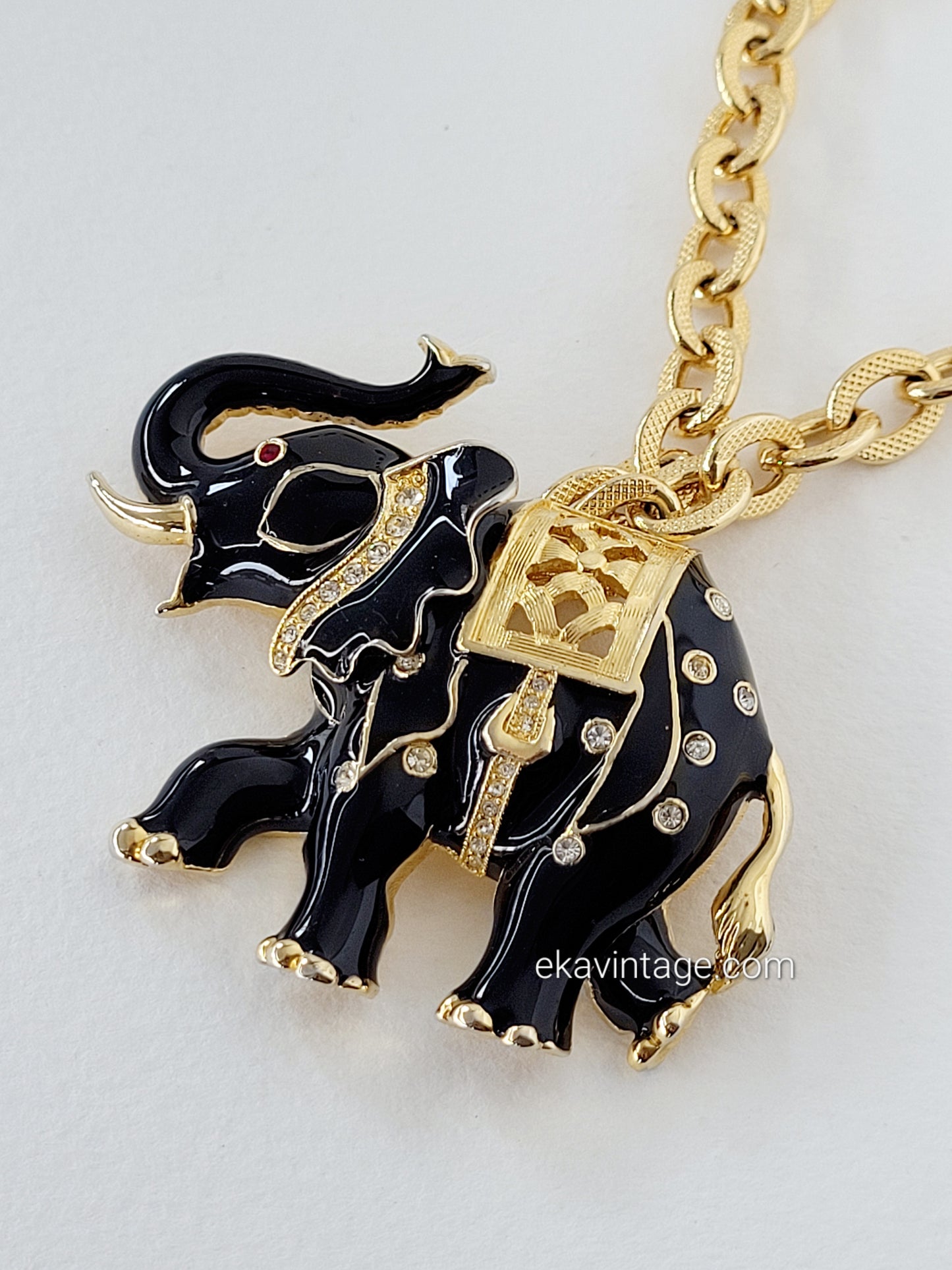 Collier vintage doré - Éléphant