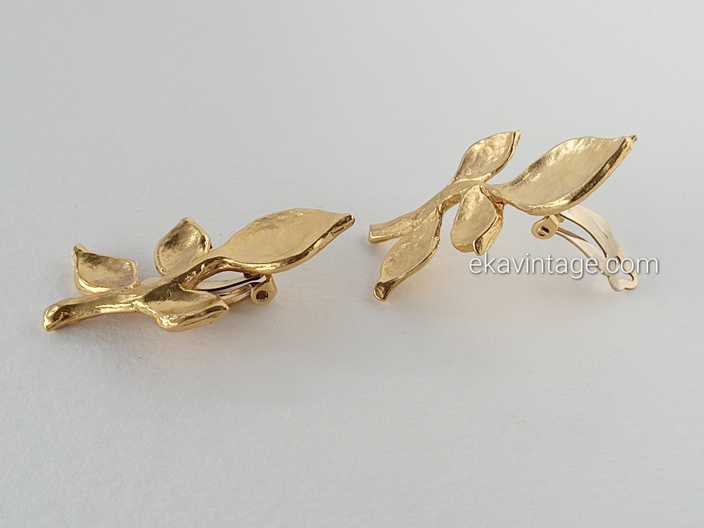 Il était une fois - Boucles d'oreilles vintage Trois feuilles