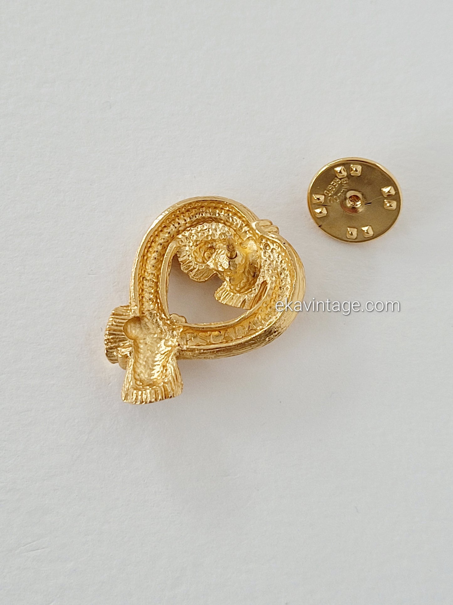 Escada - Pin's vintage