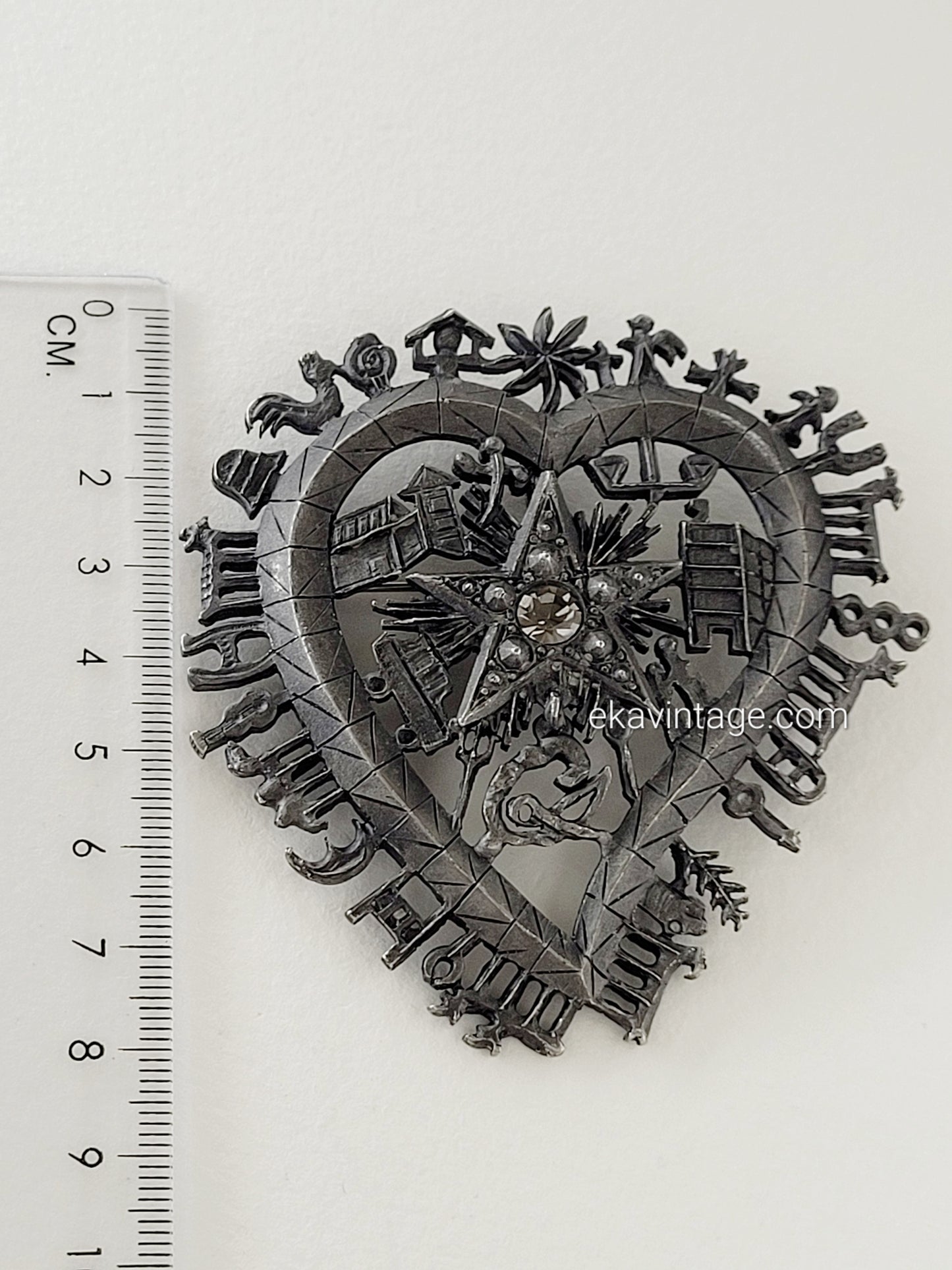 Christian Lacroix - Grande broche vintage cœur
