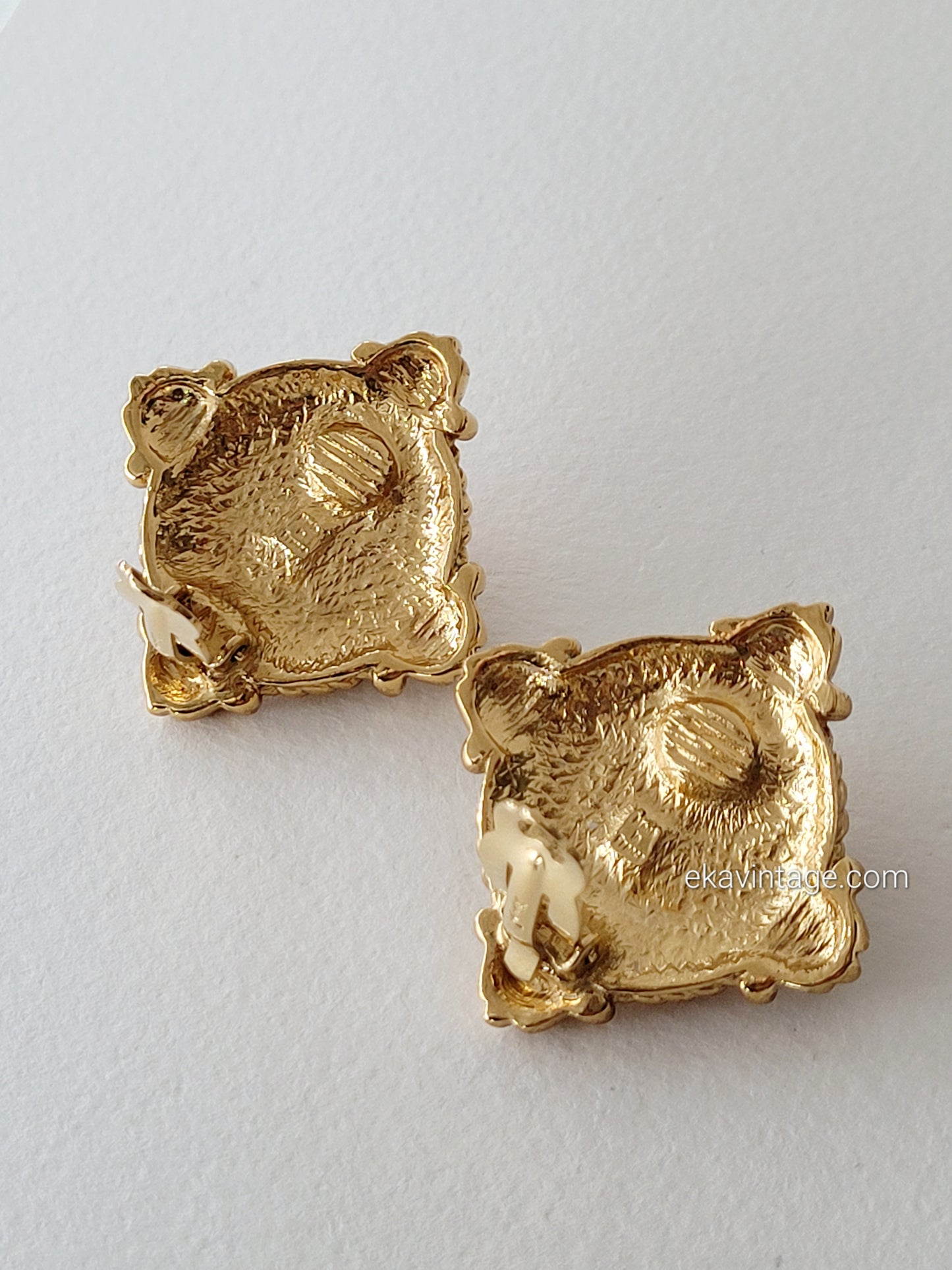 Yves Saint Laurent - Boucles d'oreilles vintage Cabochons rouges
