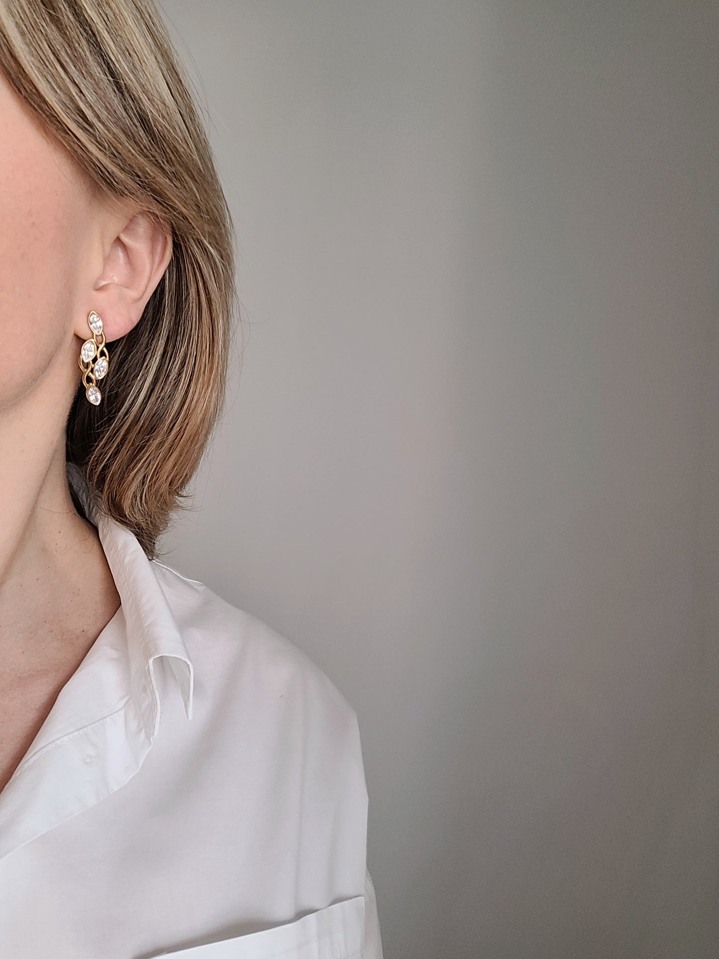Monet - Boucles d'oreilles vintage Cristaux blancs