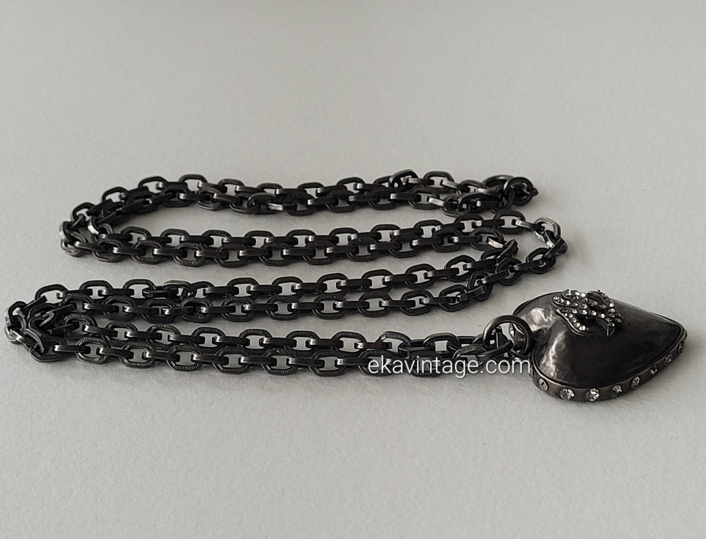 Karl Lagerfeld - Collier/Sautoir vintage Cœur KL