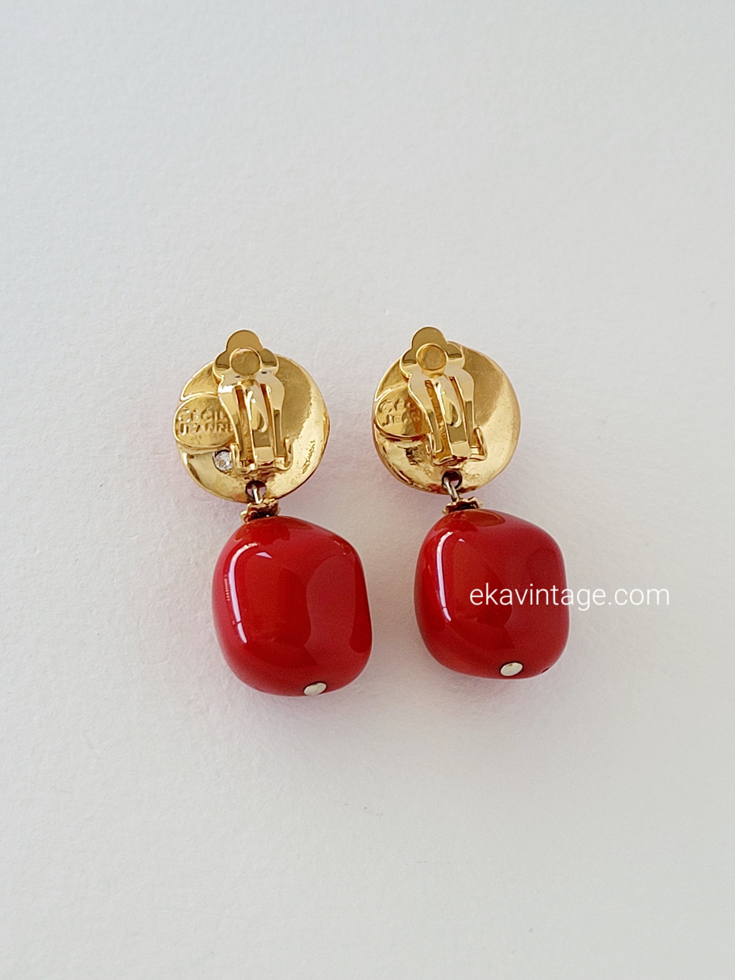 Cécile et Jeanne - Boucles d'oreilles pendantes rouge