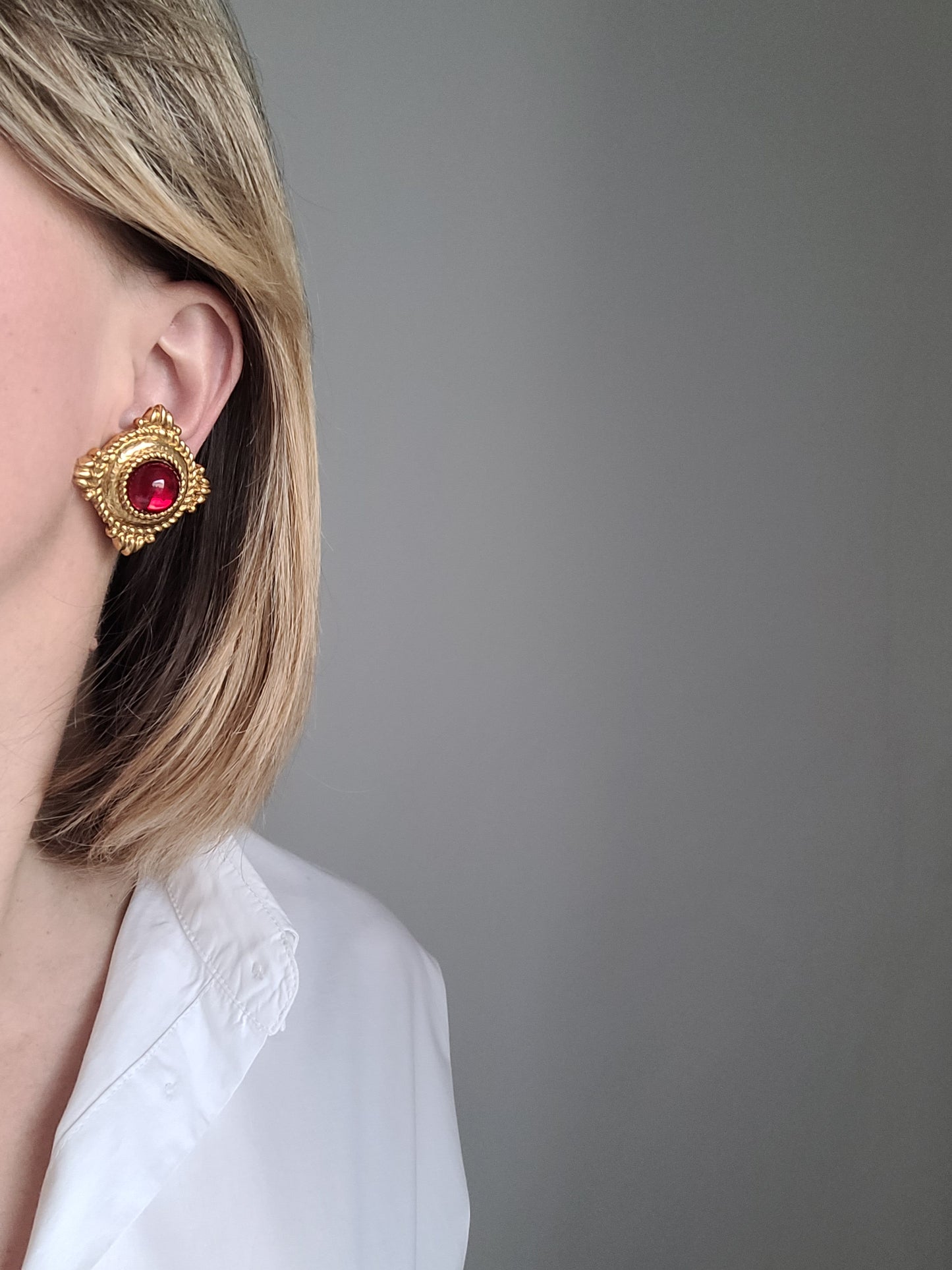 Yves Saint Laurent - Boucles d'oreilles vintage Cabochons rouges