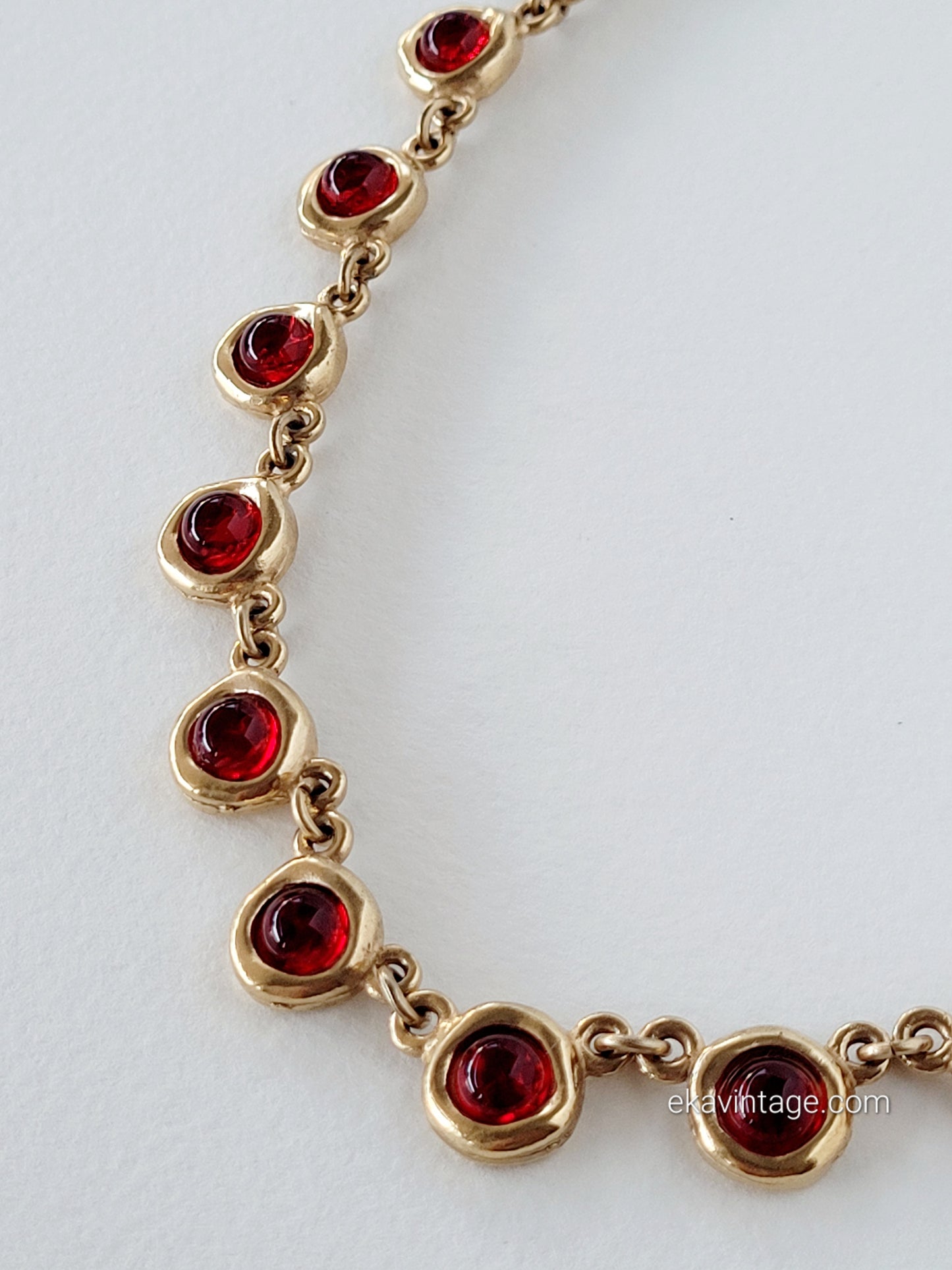 Biche de Bere - Collier vintage - Cabochons rouges