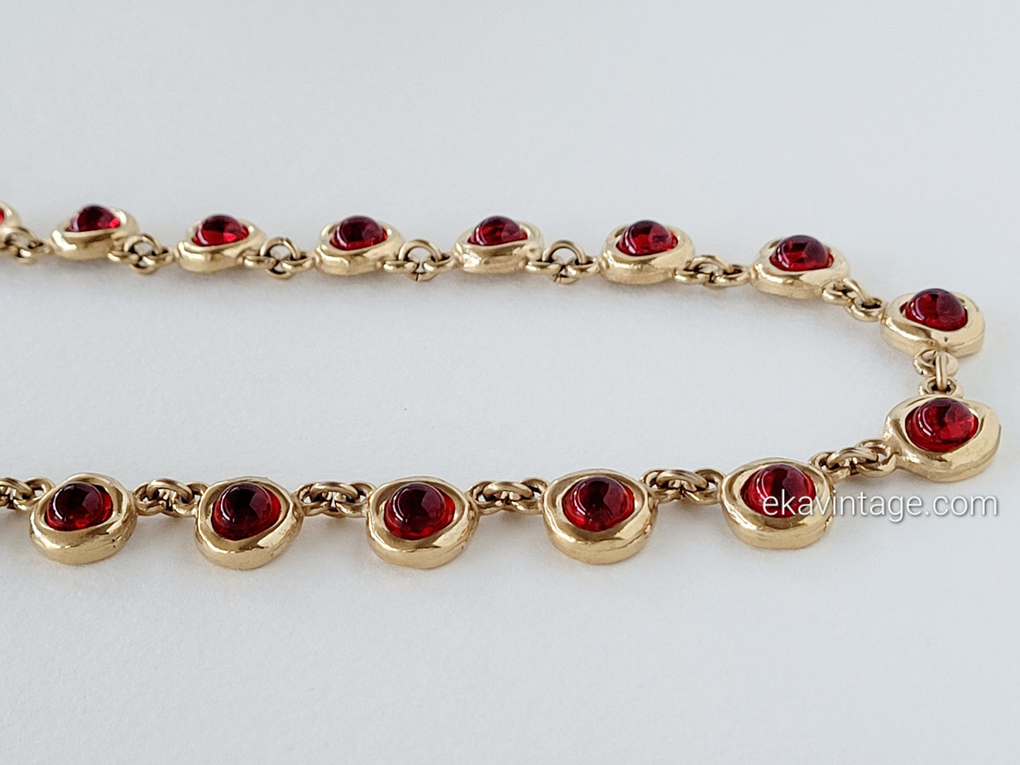 Biche de Bere - Collier vintage - Cabochons rouges