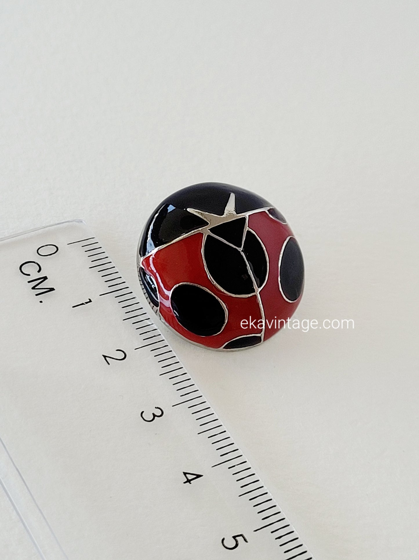 Sonia Rykiel - Pin's Coccinelle rouge