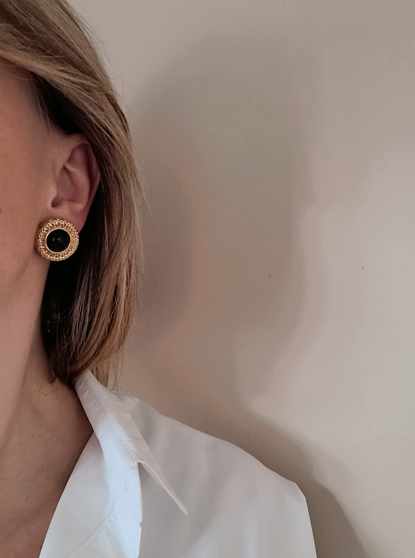 Trifari - Boucles d'oreilles vintage cabochons noir