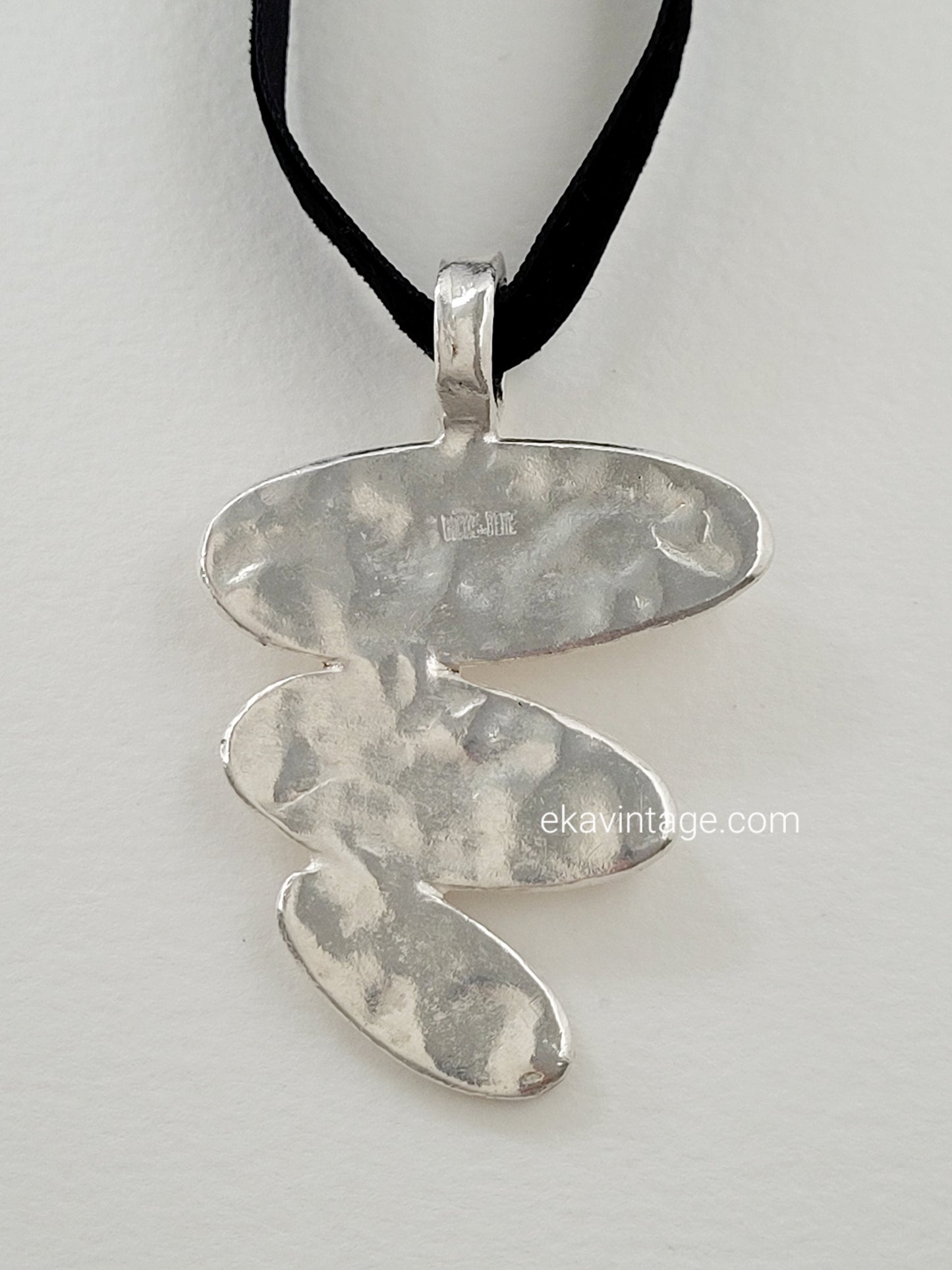 Biche de Bere - Pendentif vintage