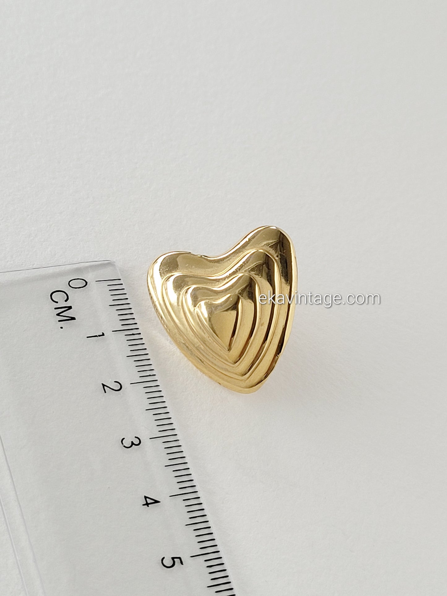 Escada - Pin's vintage en forme de Cœur