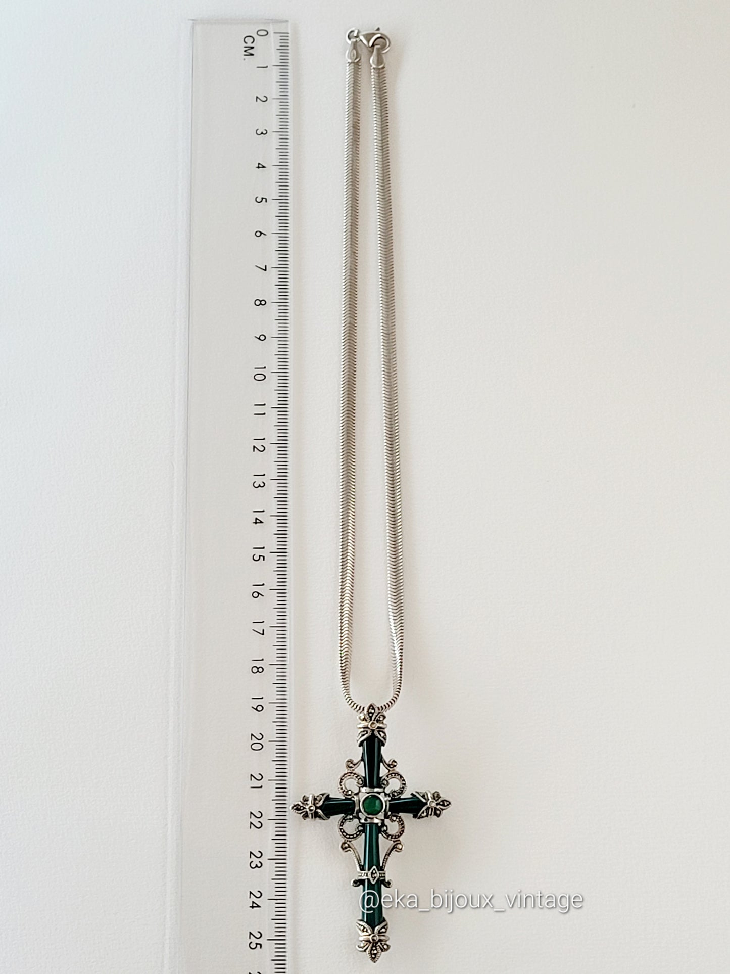 Collier vintage - Croix artisanale en verre