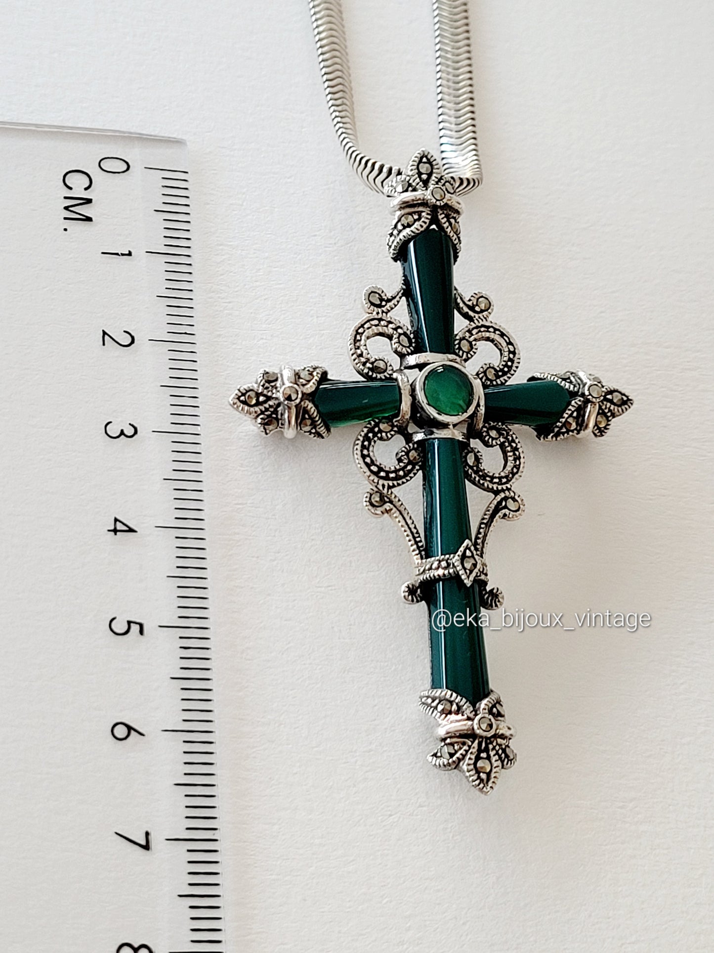 Collier vintage - Croix artisanale en verre