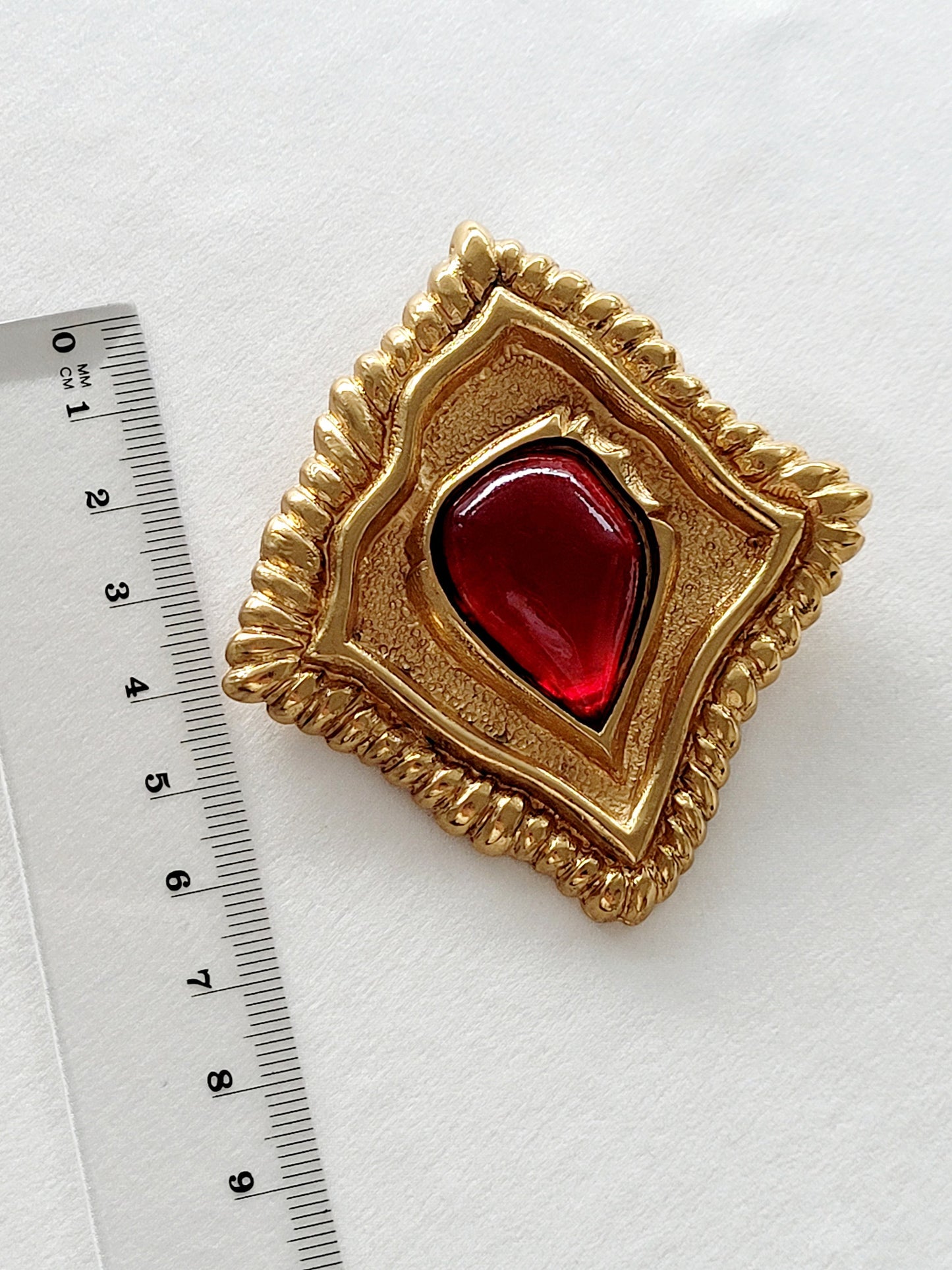 Scherrer - Large vintage red cabochon brooch