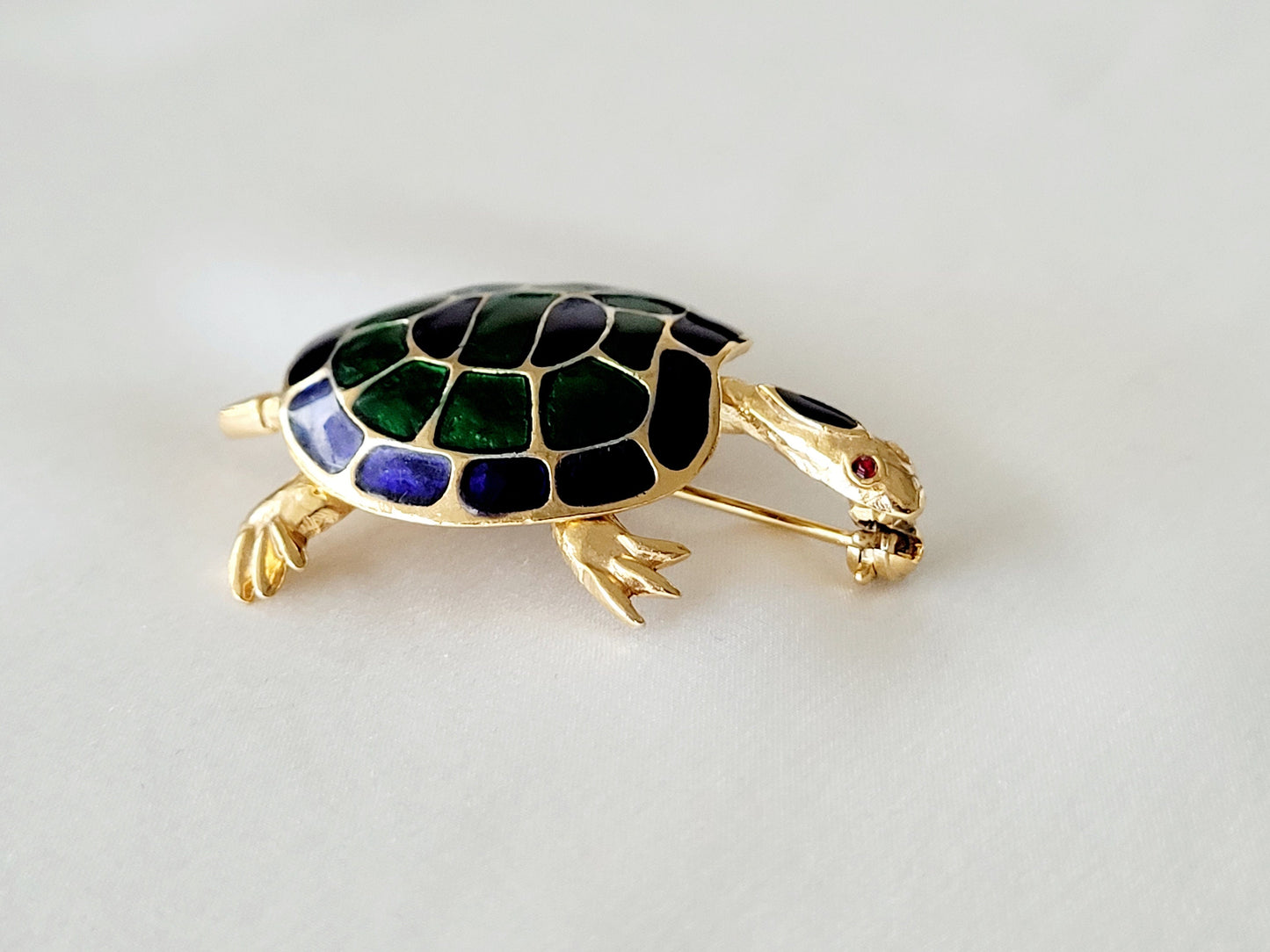 Vintage brooch - Turtle