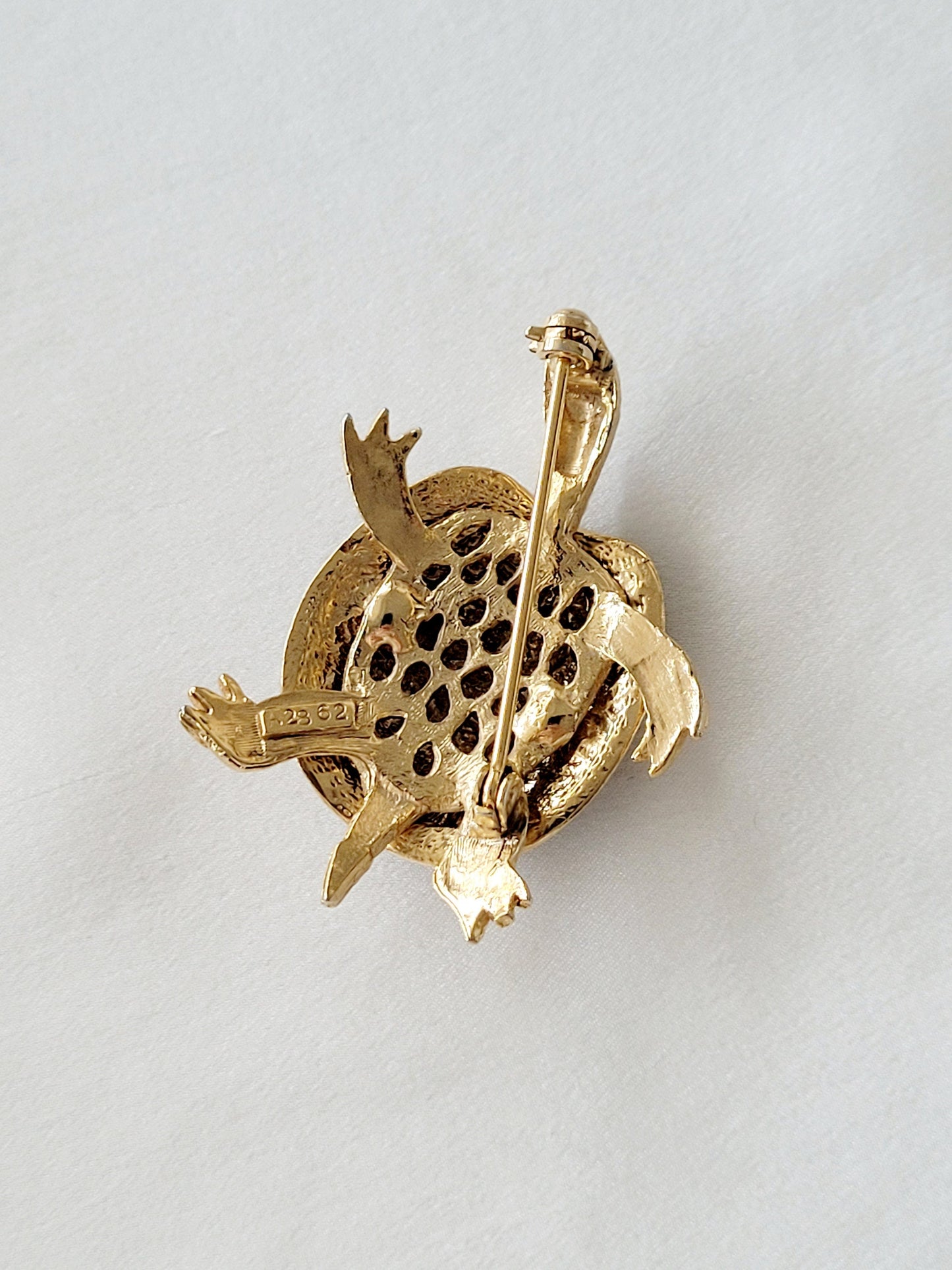 Vintage brooch - Turtle