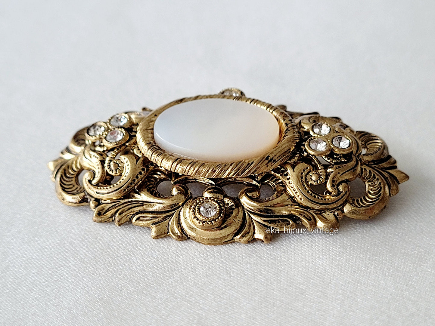 Agatha - Vintage brooch