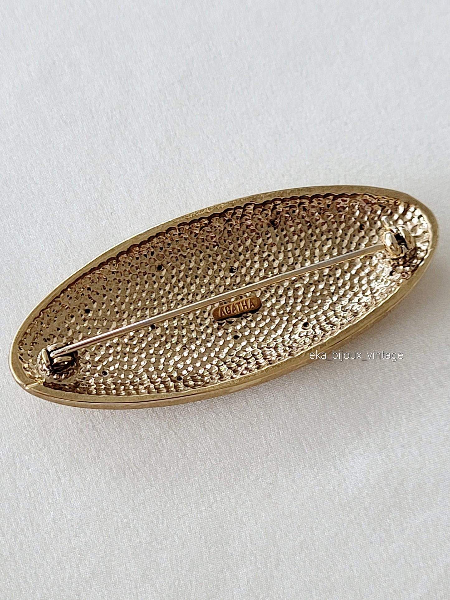 Agatha - Vintage hammered brooch