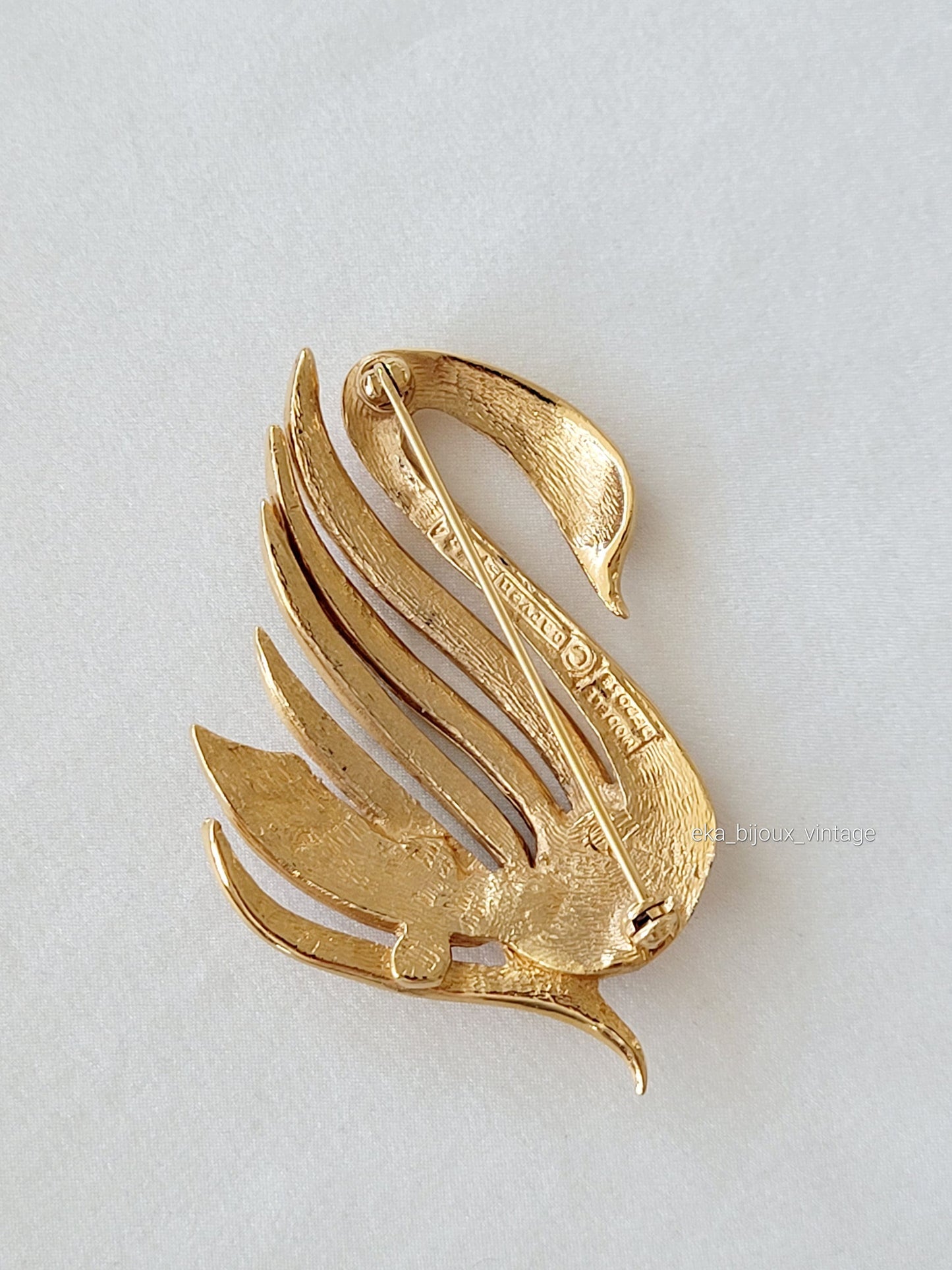 Carven - Vintage Swan Brooch