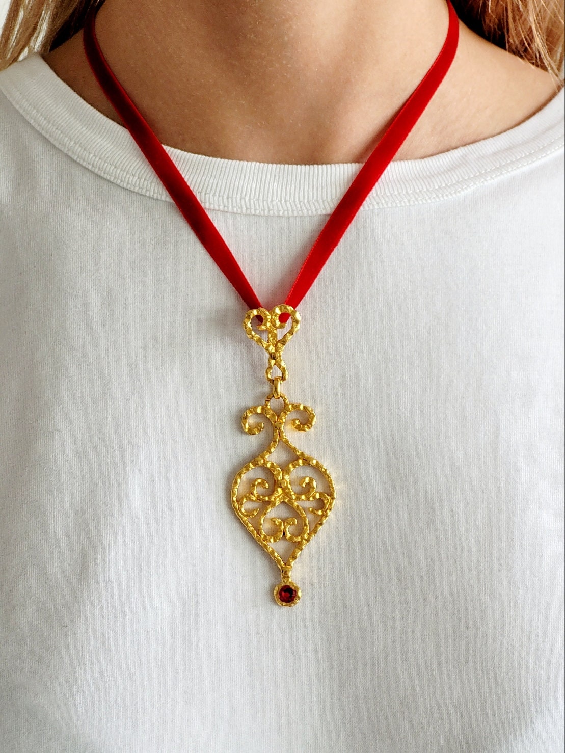 Inès de la Fressange - Vintage pendant