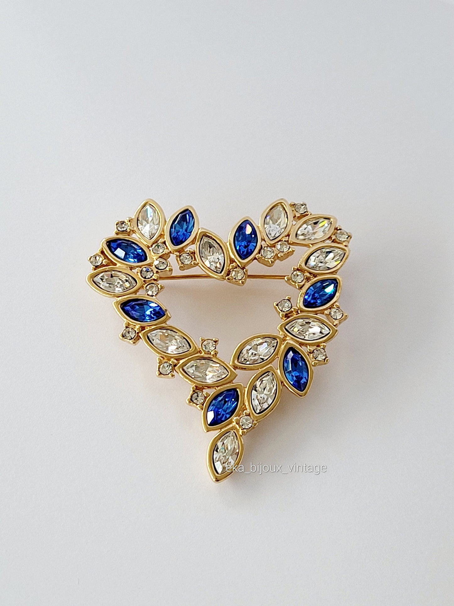 Monet - Vintage Heart Brooch