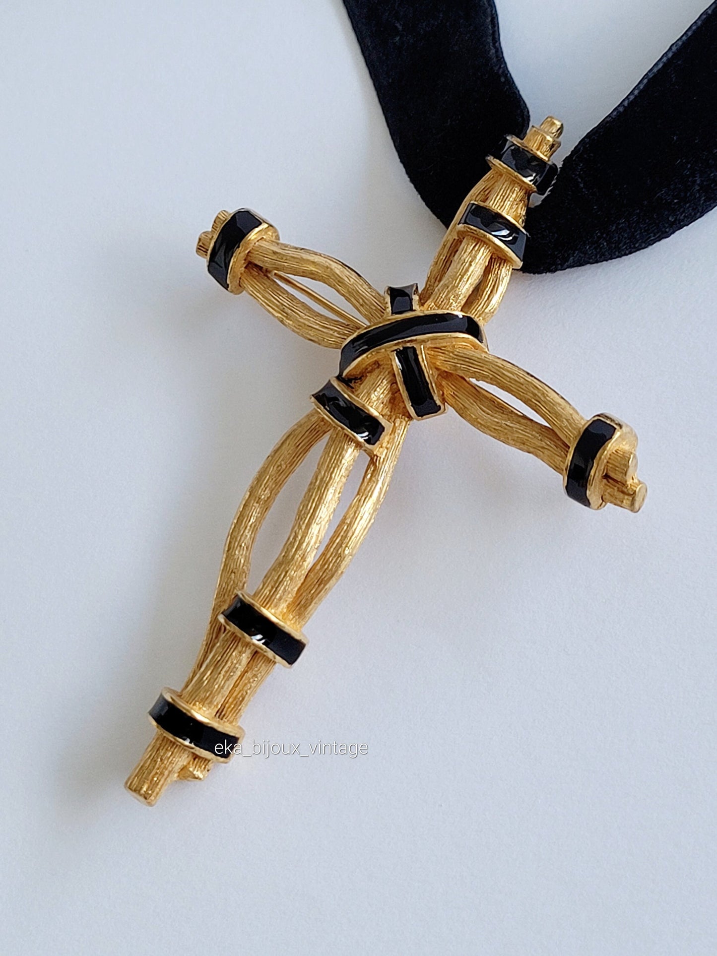 Montana Paris - Vintage Cross Brooch/Pendant