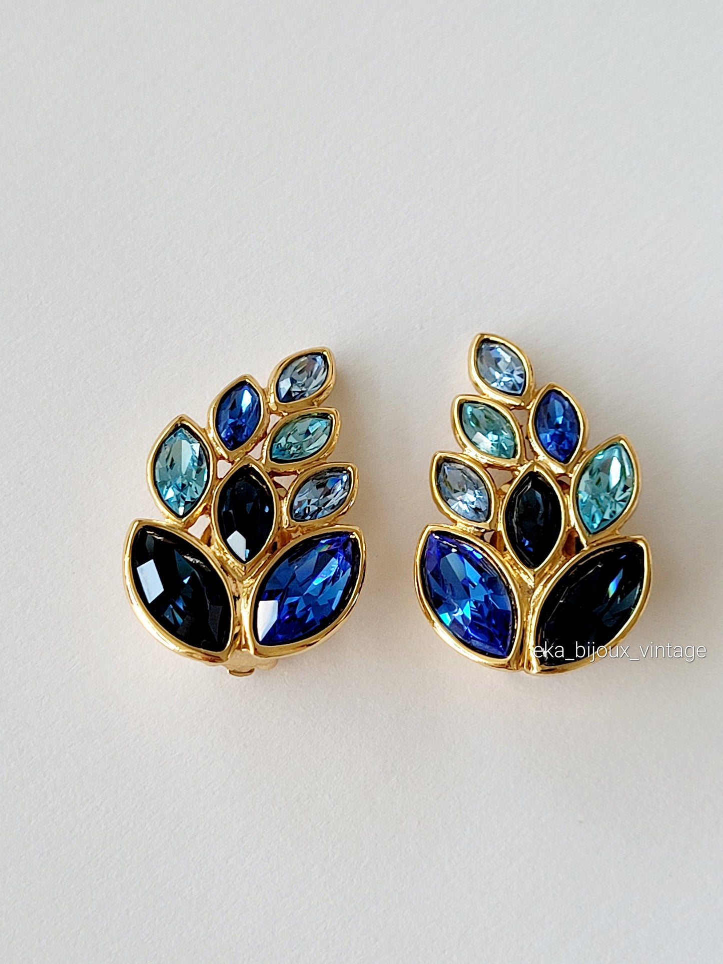 Yves Saint Laurent - Boucles d'oreilles vintage Cristaux bleus