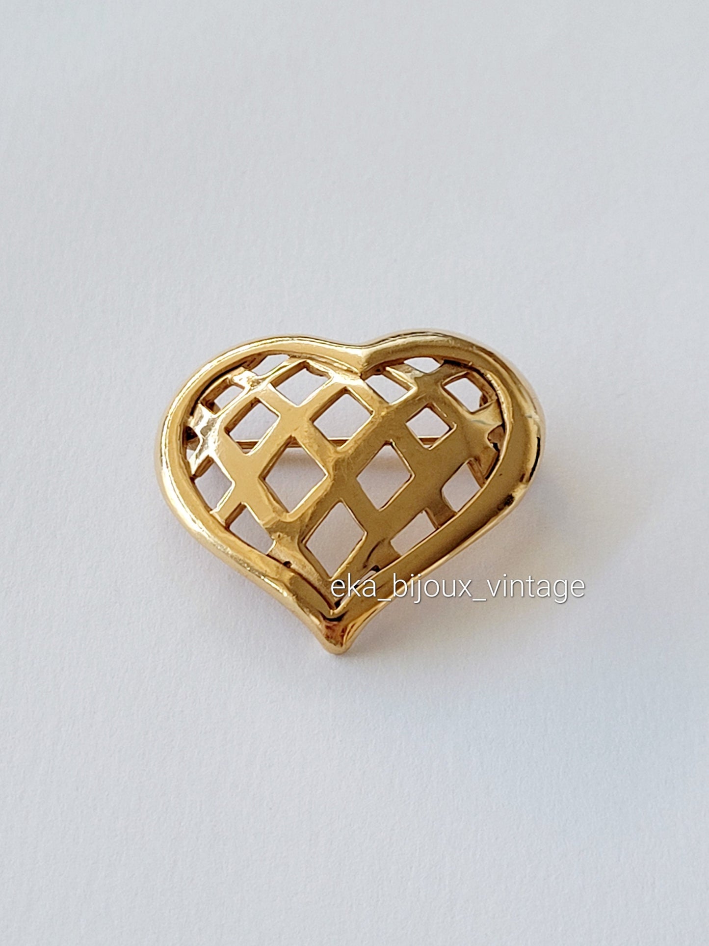 Rochas - Small vintage Heart brooch