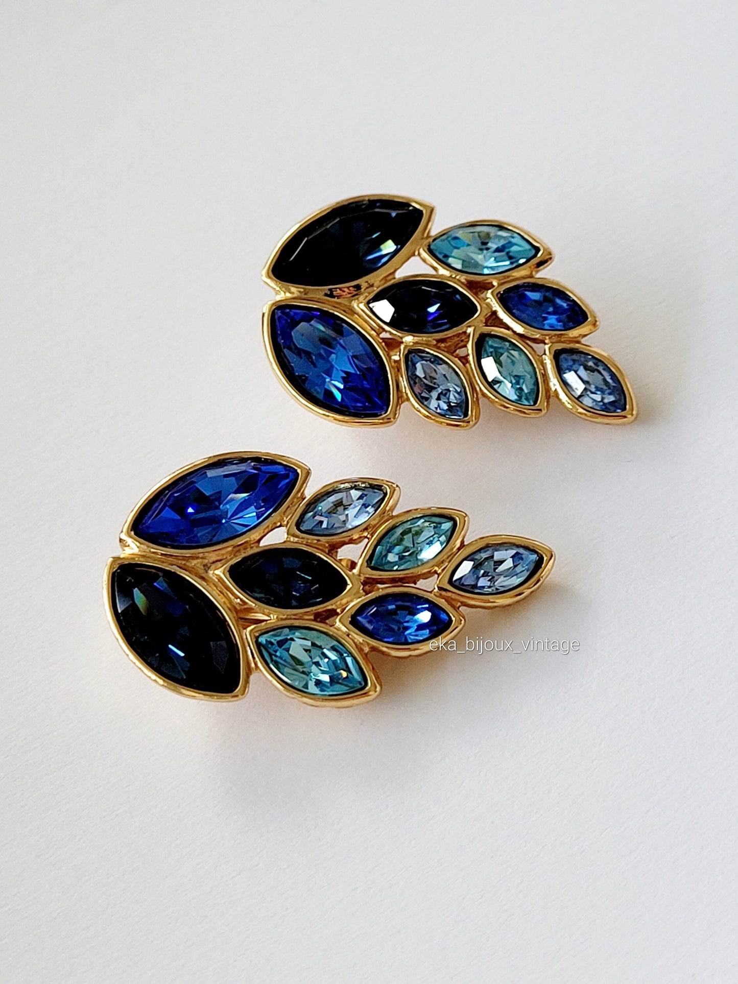 Yves Saint Laurent - Boucles d'oreilles vintage Cristaux bleus