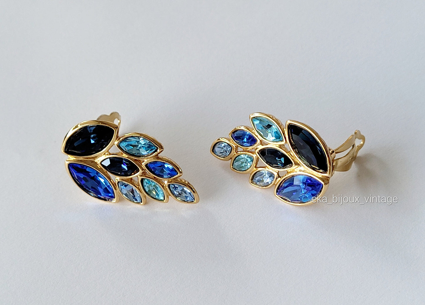 Yves Saint Laurent - Boucles d'oreilles vintage Cristaux bleus