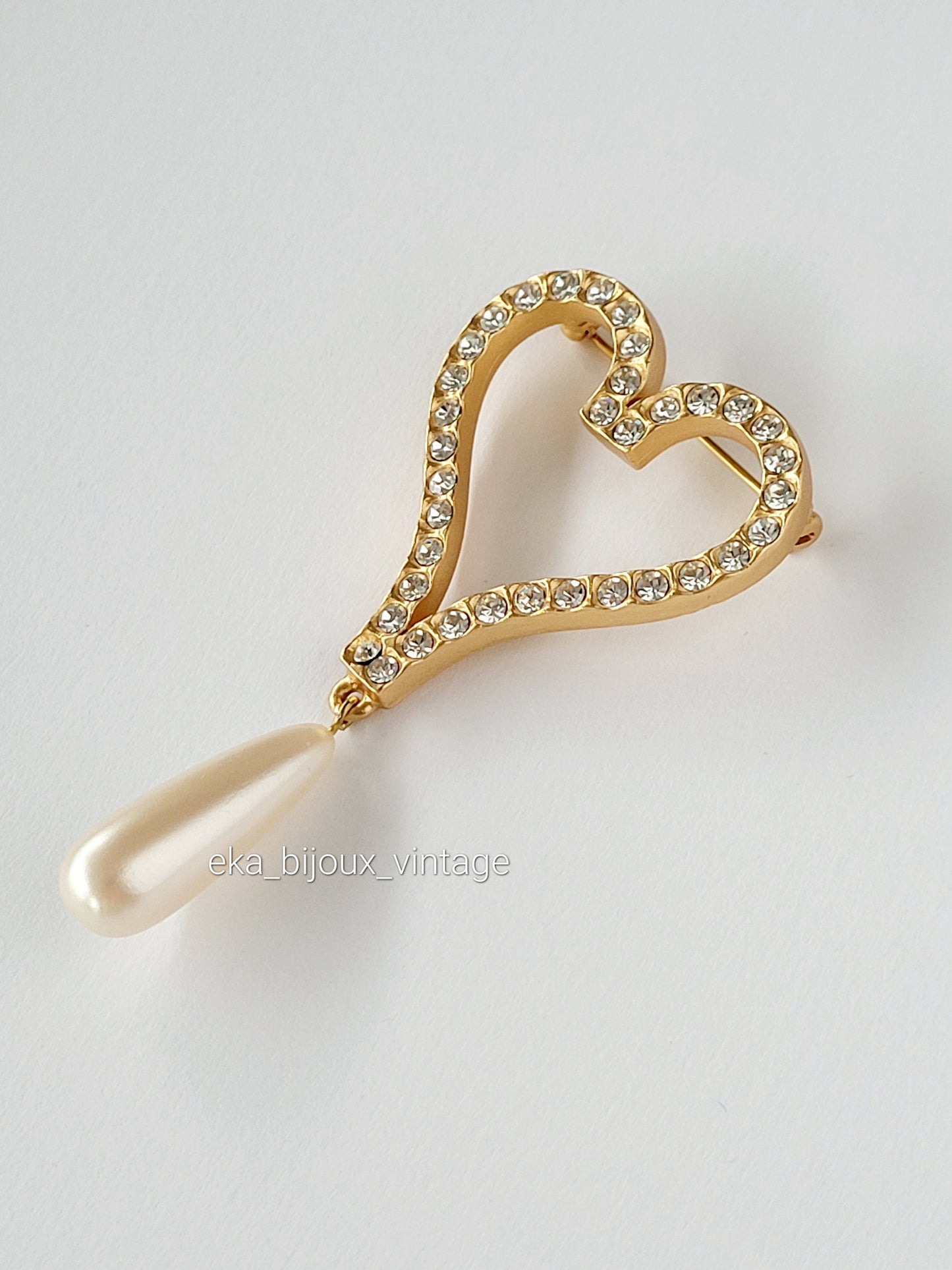 Guy Laroche - Vintage Heart Brooch