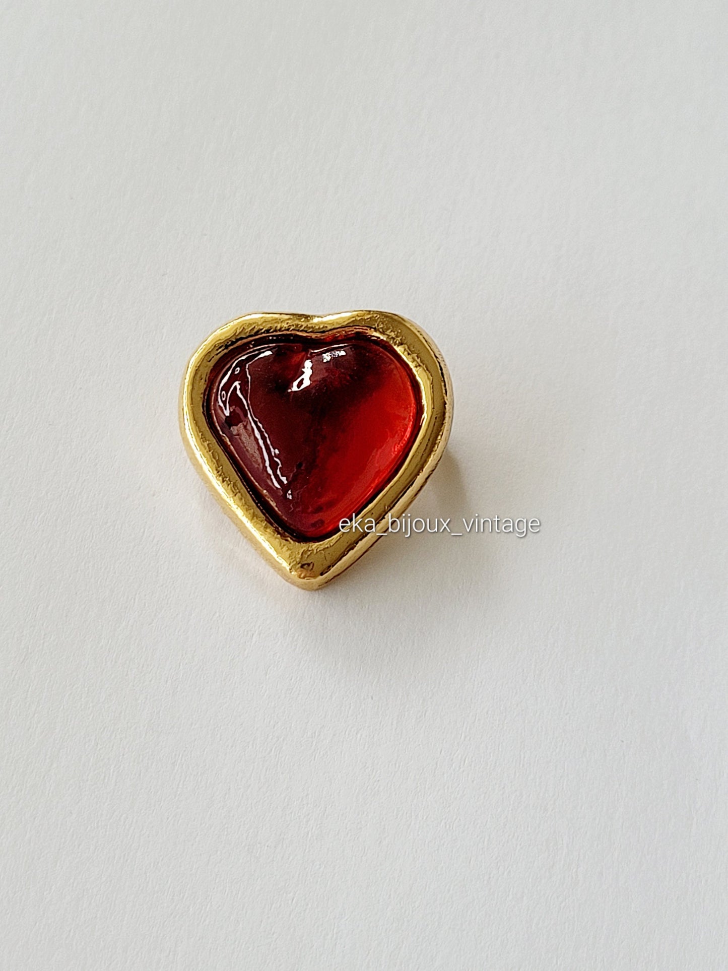 Yves Saint Laurent - Broche vintage cœur rouge