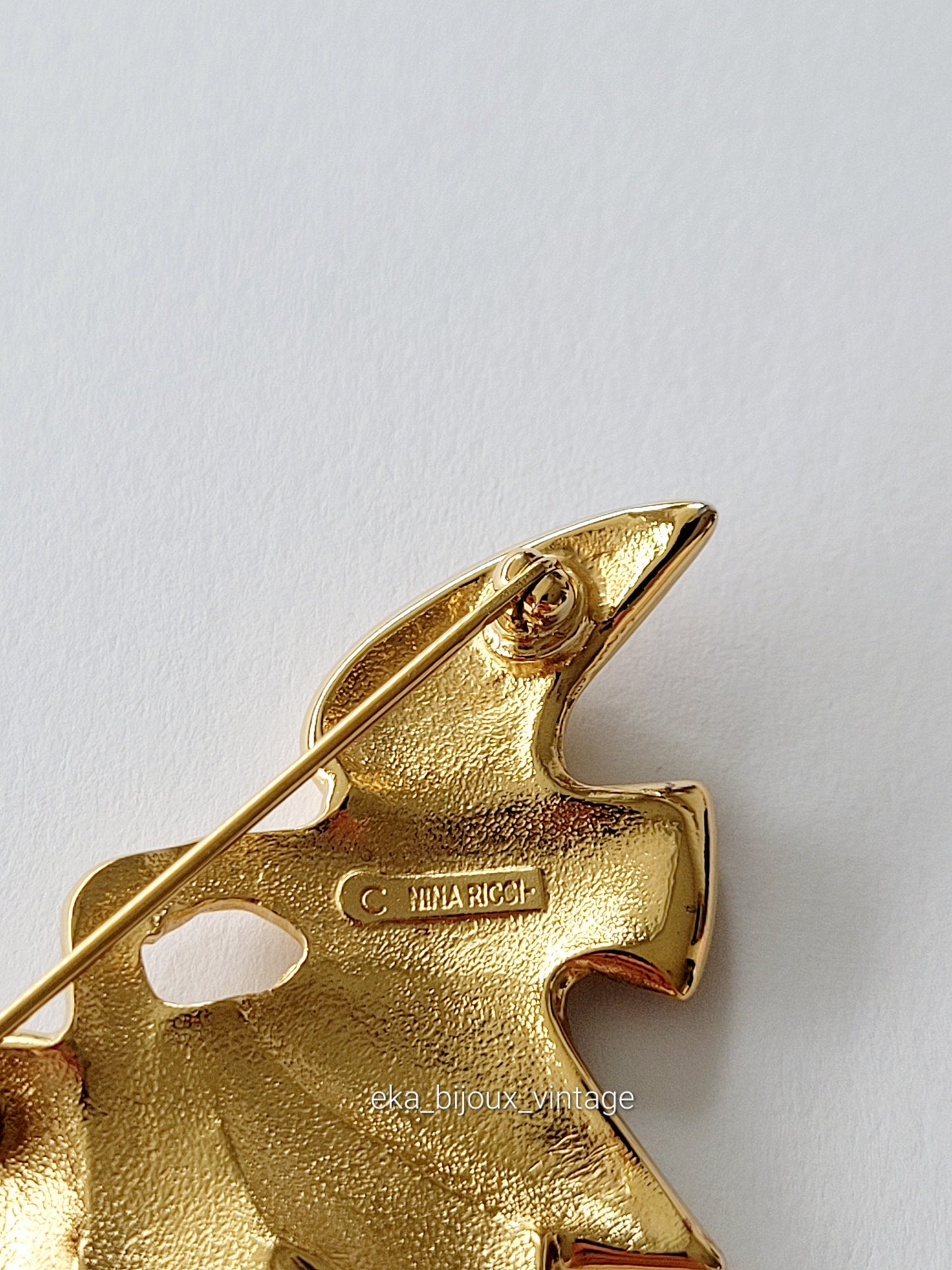 Nina Ricci - Vintage Doves brooch